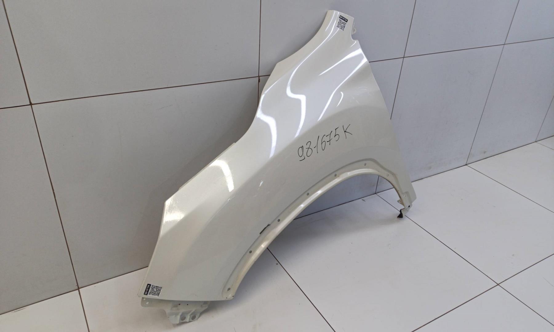 Крыло переднее левое