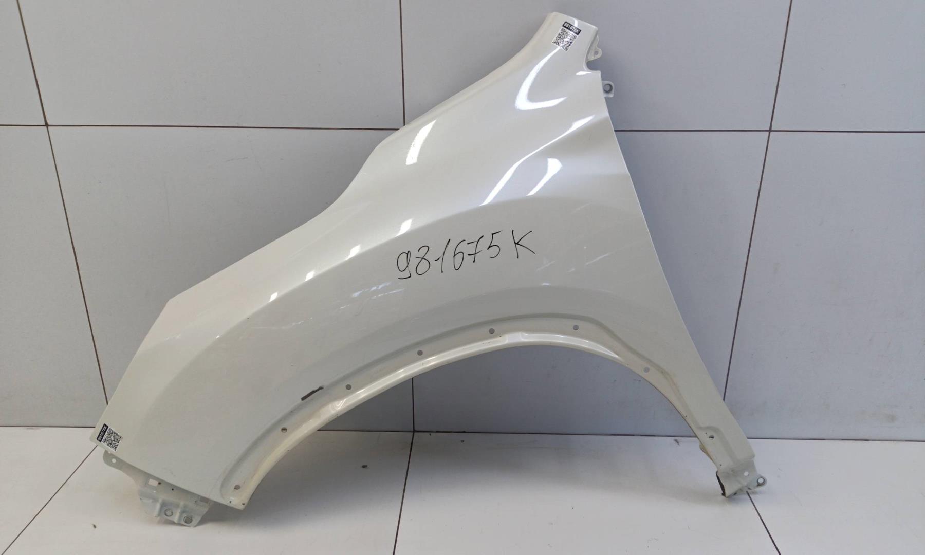 Крыло переднее левое