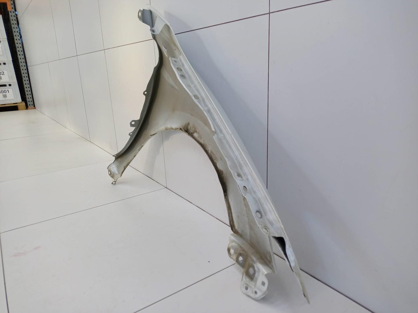 Крыло переднее левое