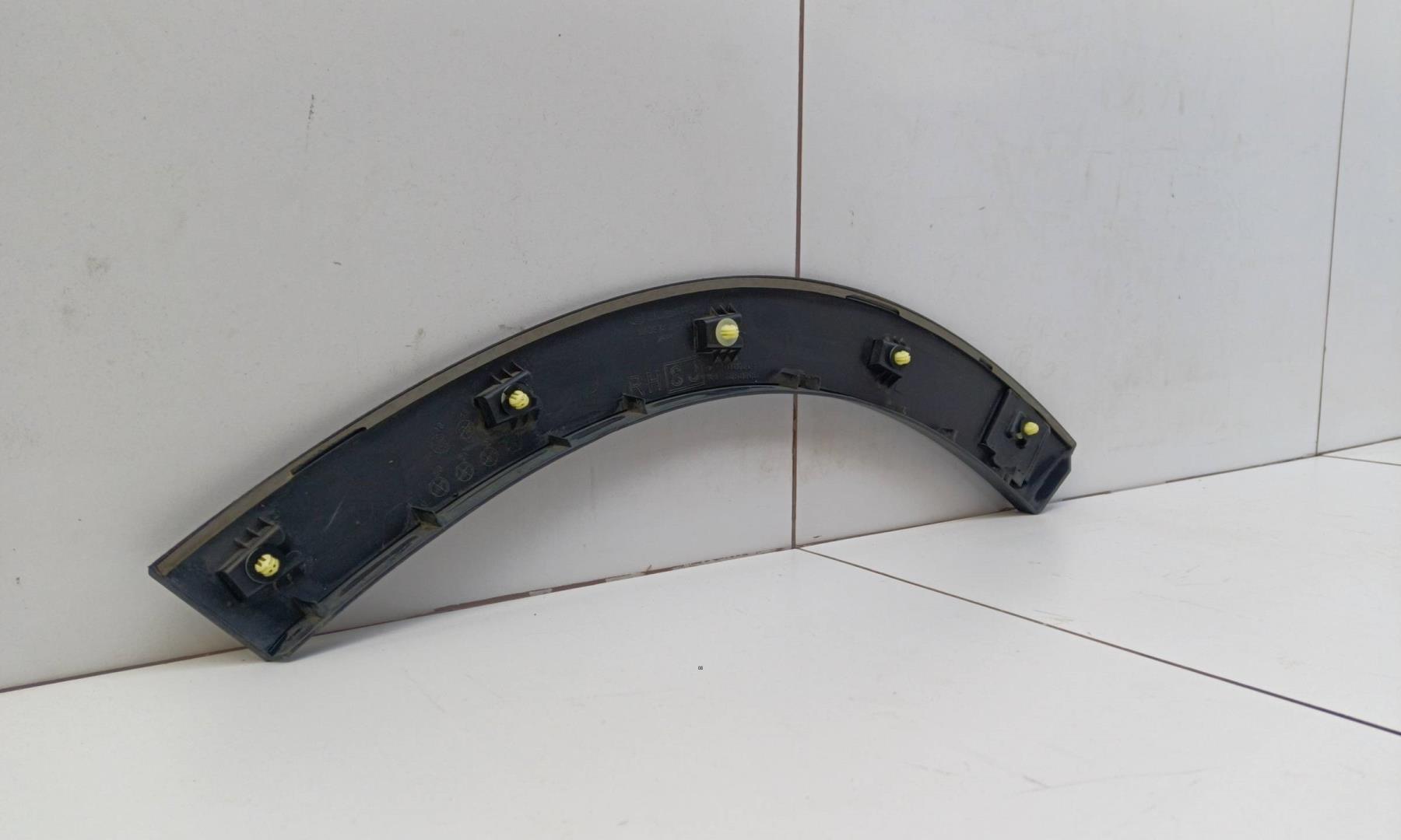 Накладка двери задней правой