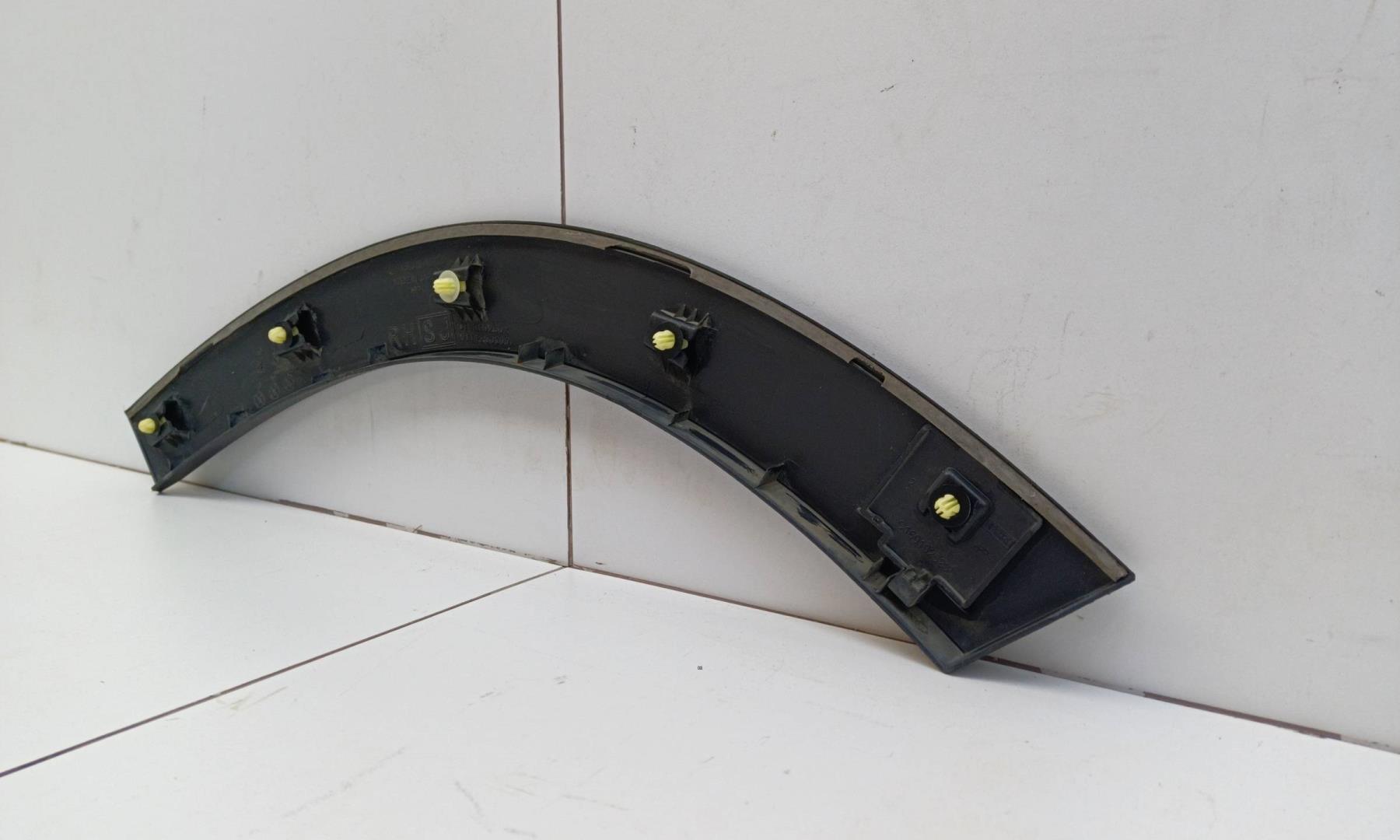 Накладка двери задней правой