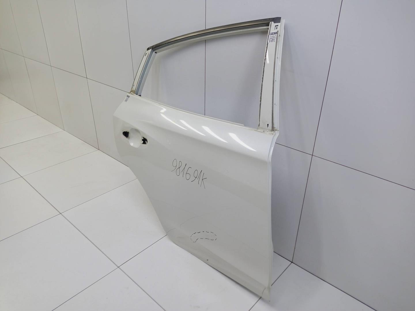 Дверь задняя правая