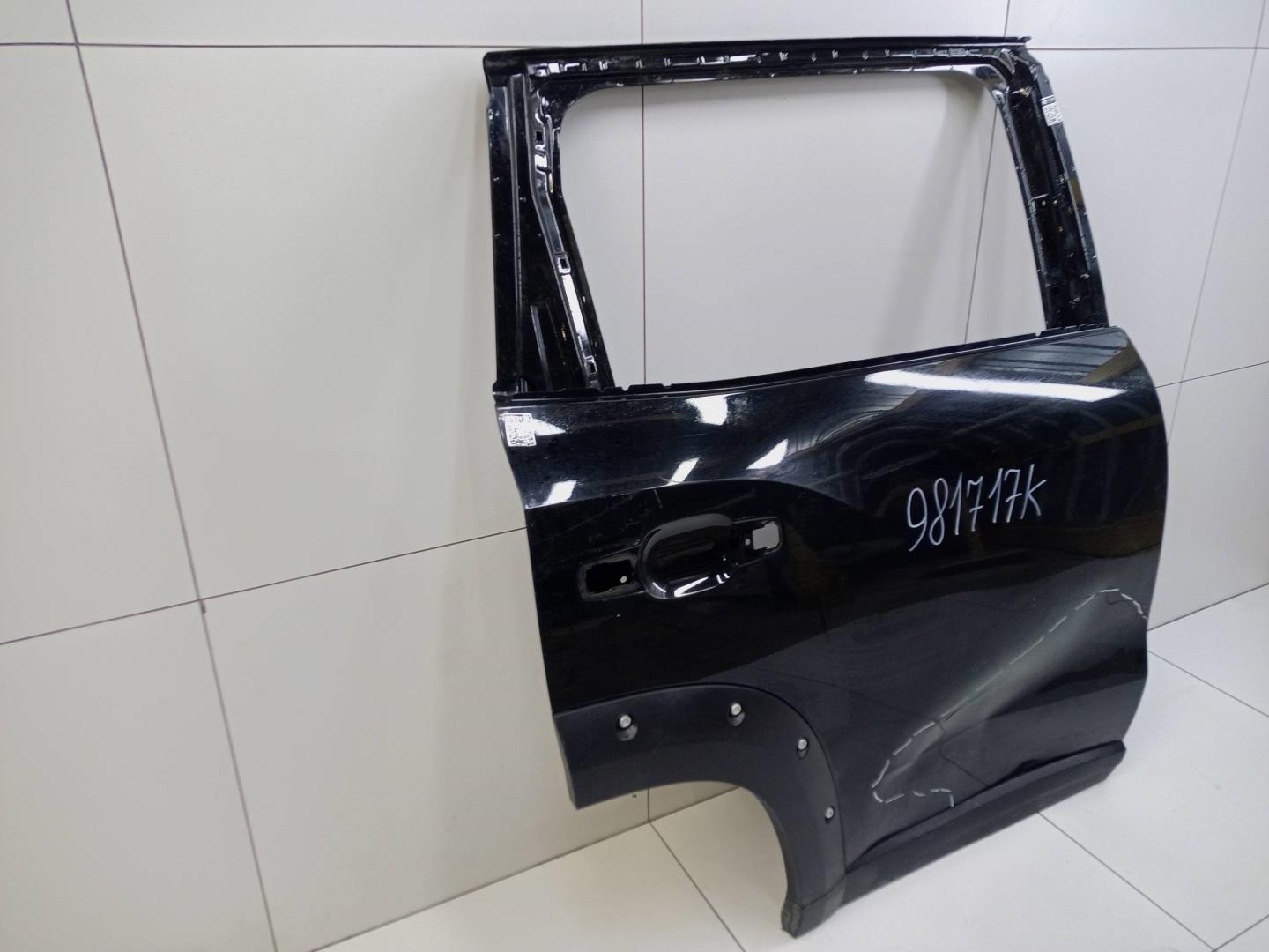 Дверь задняя правая