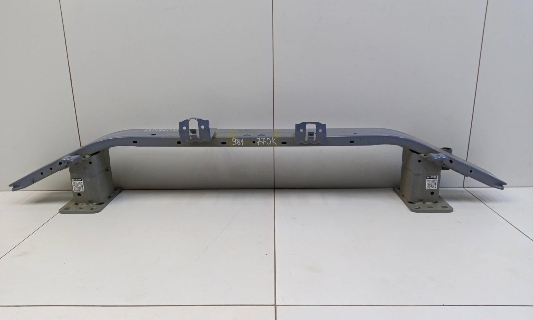 Усилитель переднего бампера