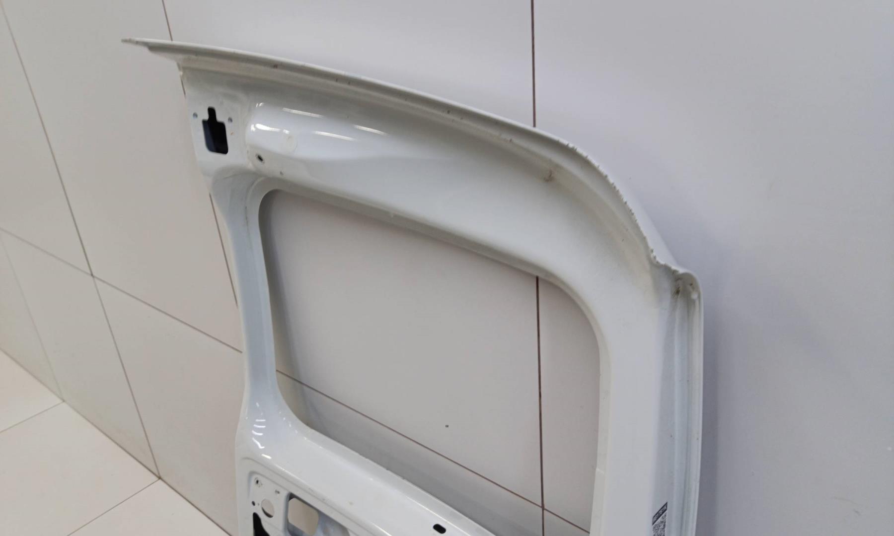 Дверь задняя левая