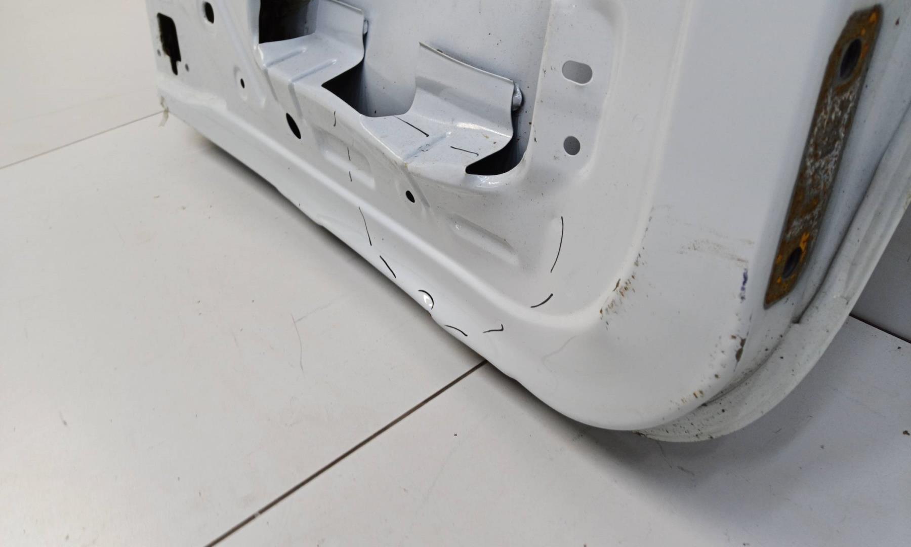 Дверь задняя левая