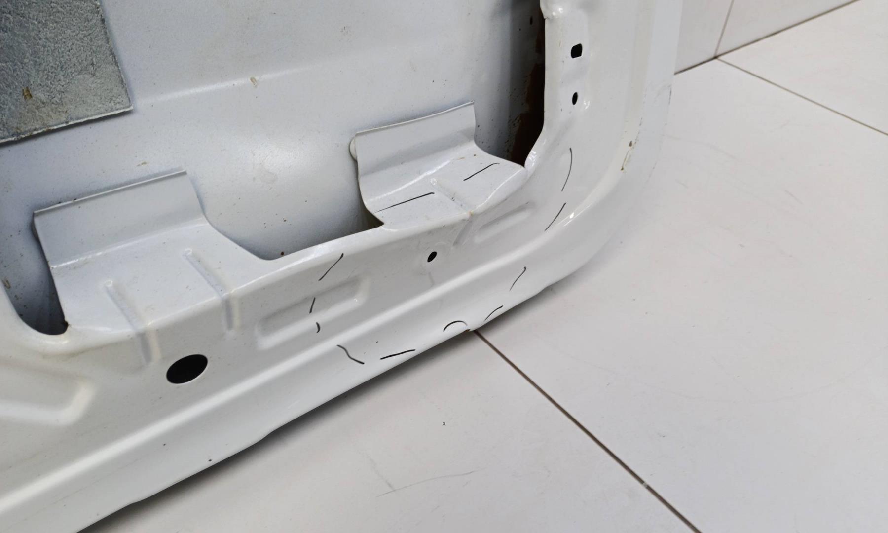 Дверь задняя левая