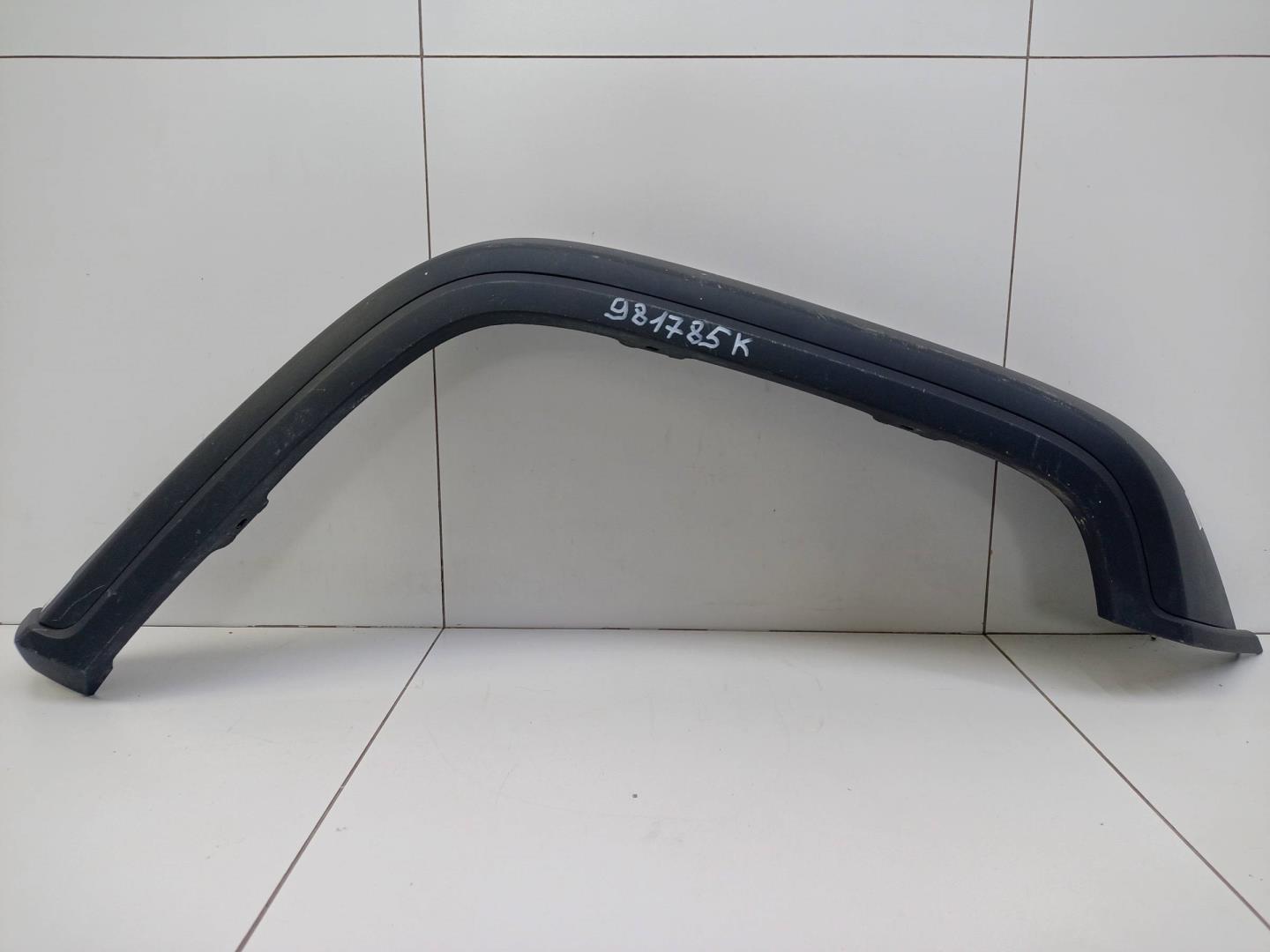 Накладка переднего крыла правого