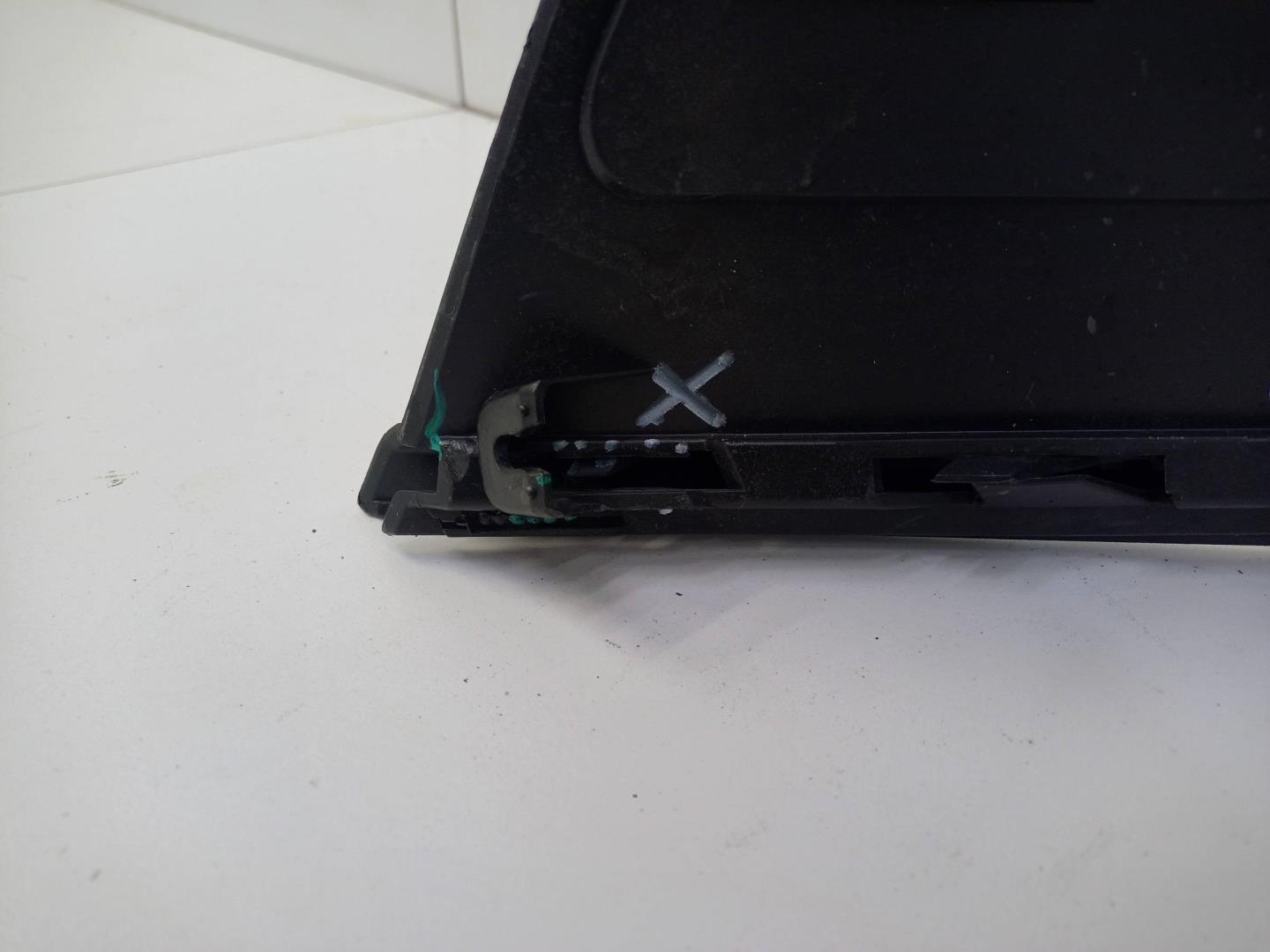 Накладка переднего крыла правого