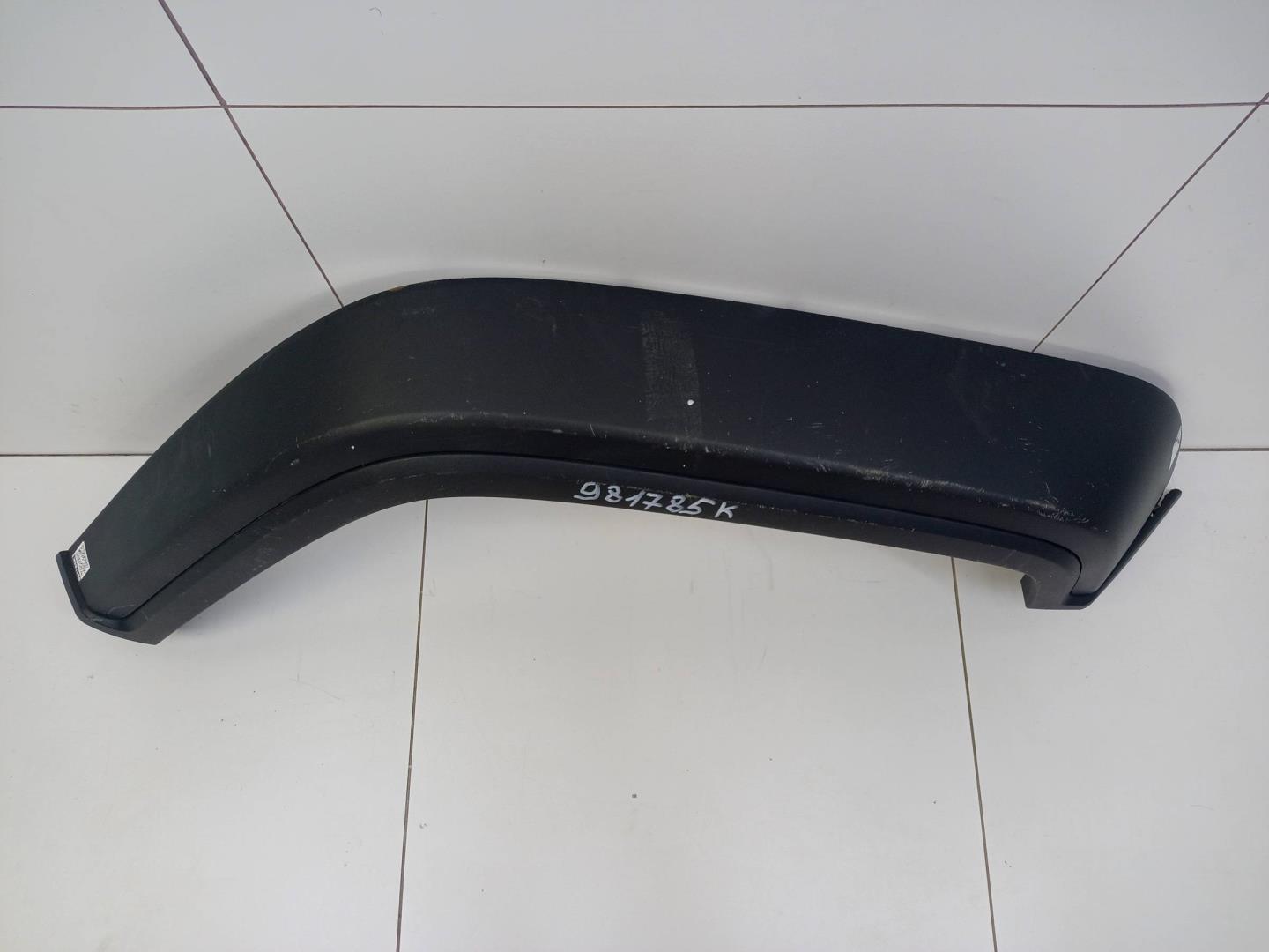 Накладка переднего крыла правого