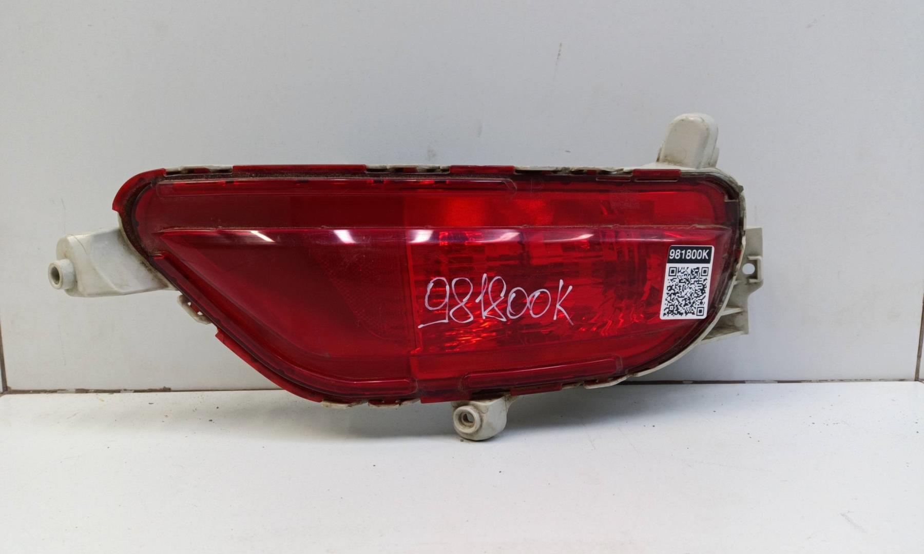 Фонарь задний в бампер правый