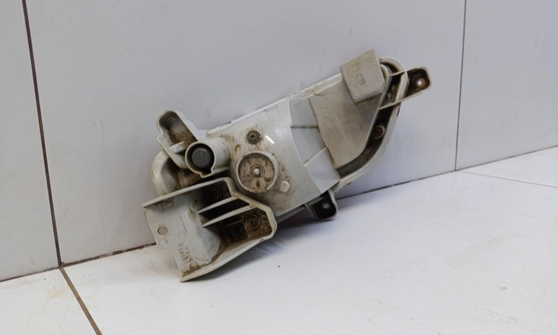 Фонарь задний в бампер правый