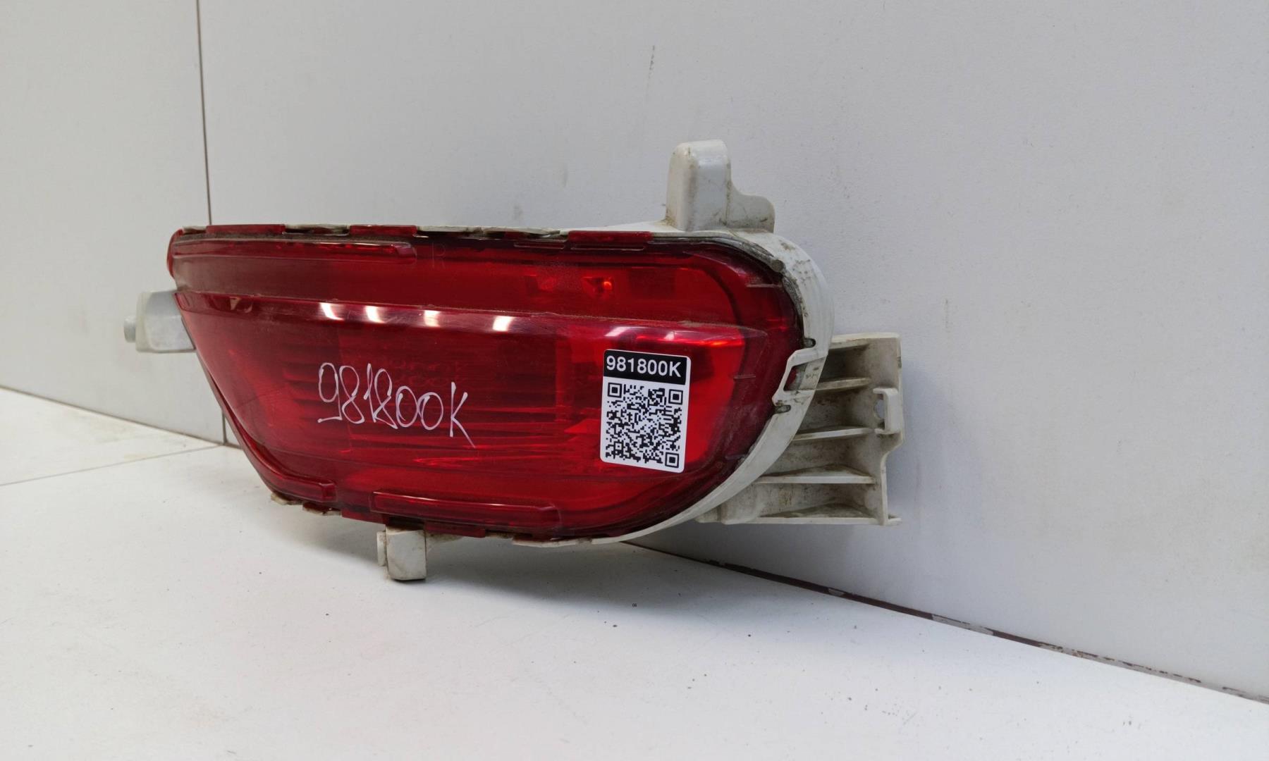 Фонарь задний в бампер правый