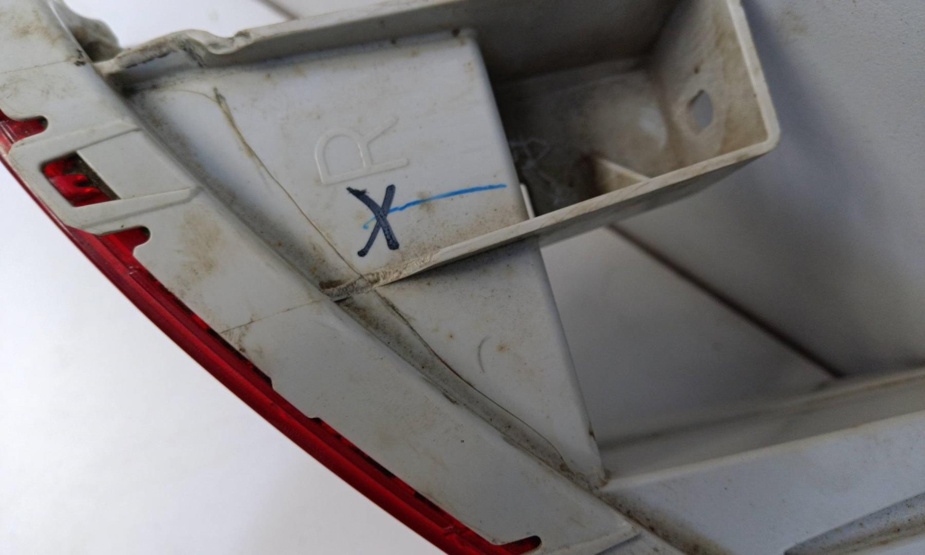 Фонарь задний в бампер правый