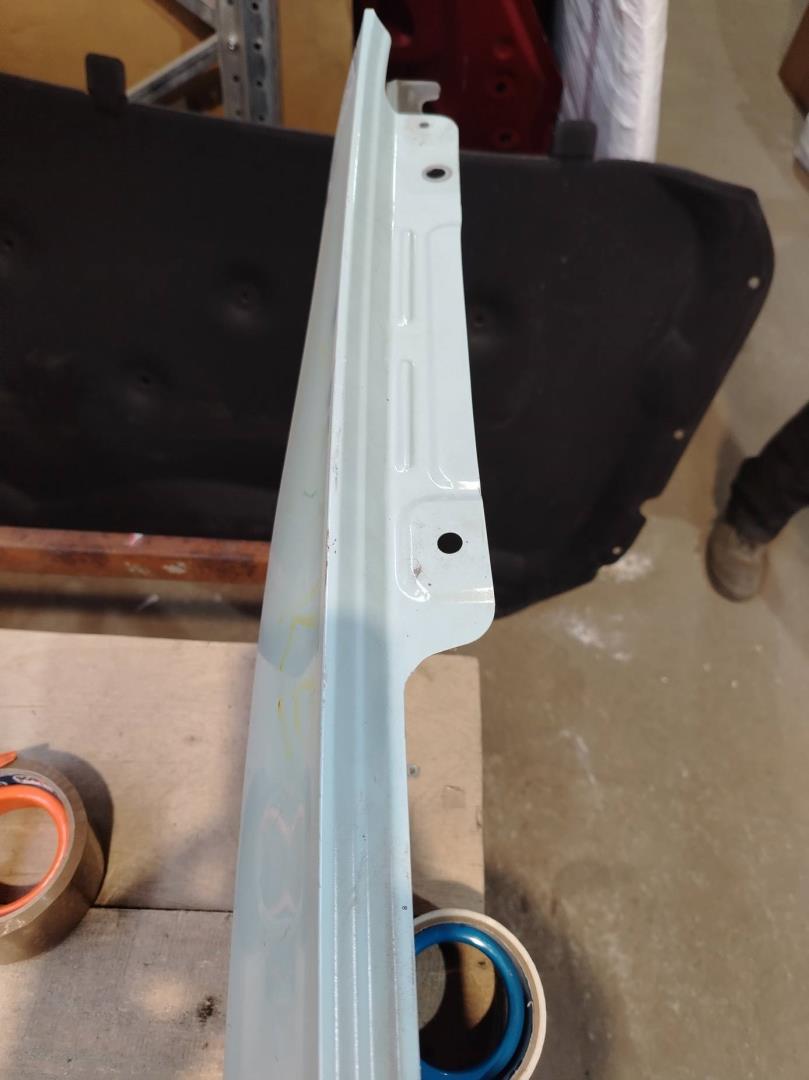 Крыло переднее правое