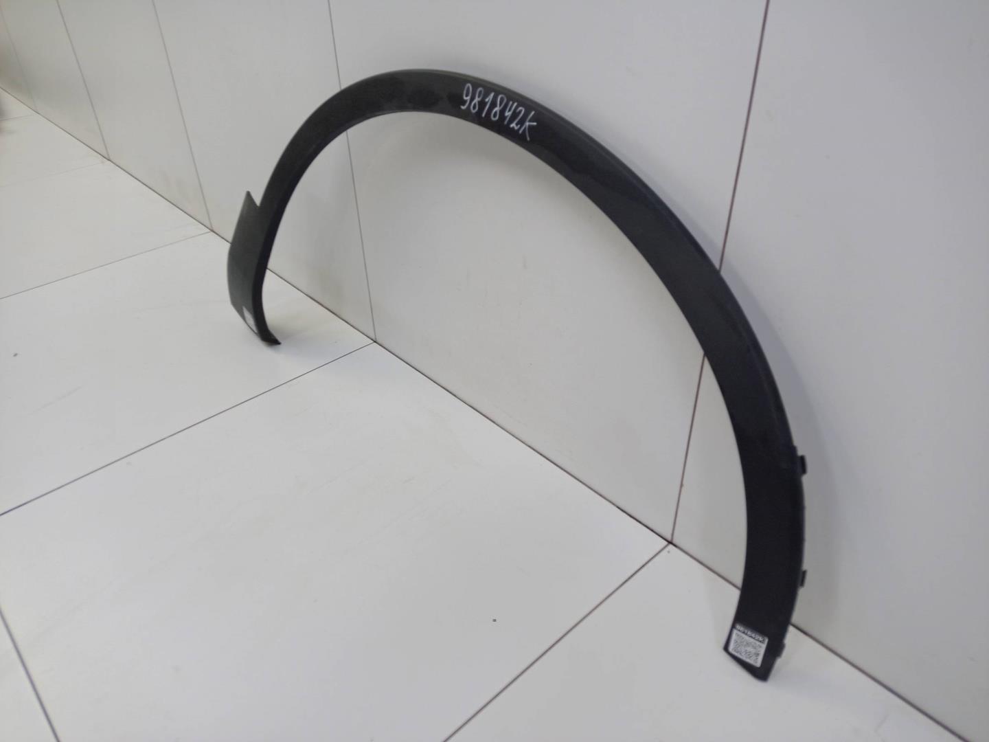 Накладка переднего крыла правого