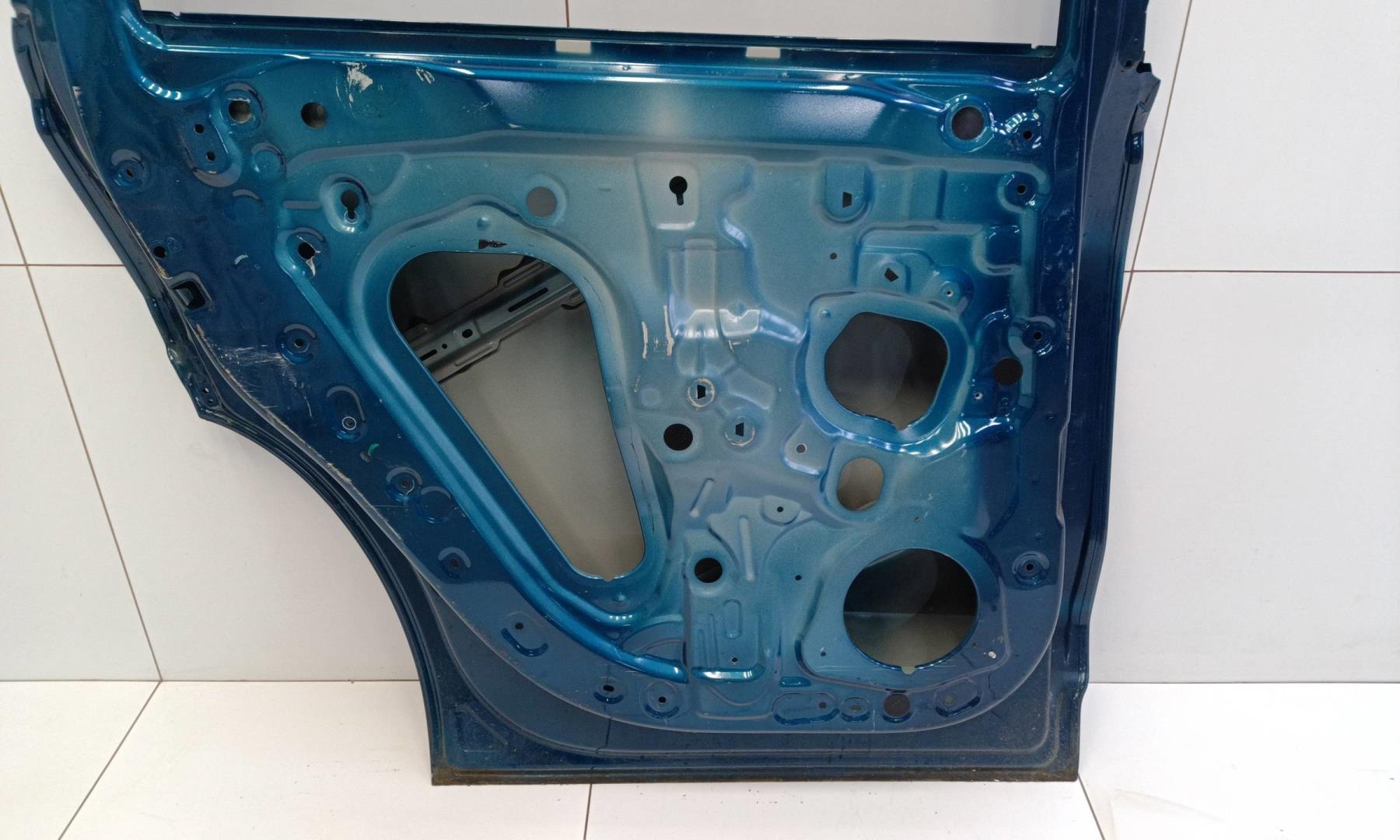 Дверь задняя левая