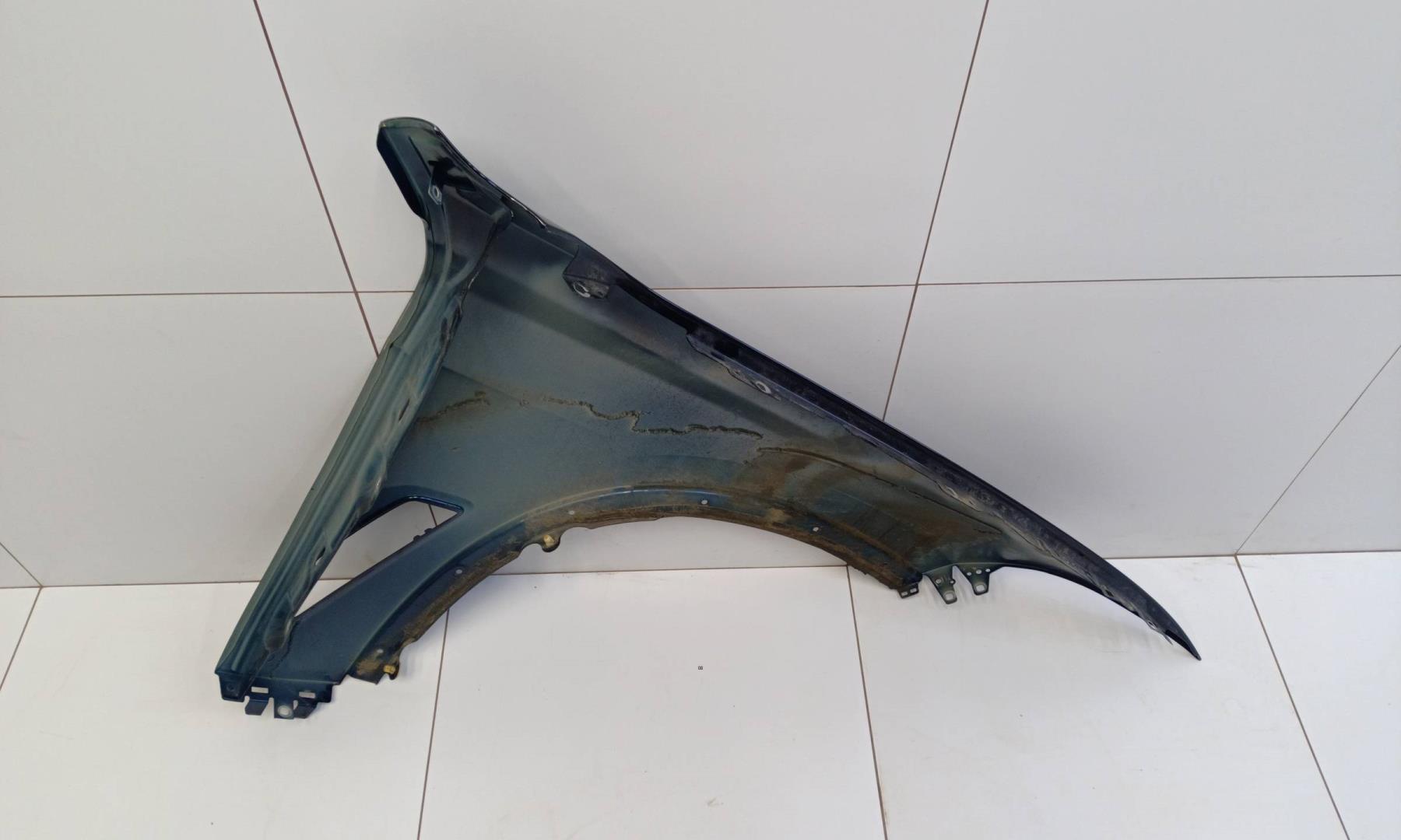 Крыло переднее левое