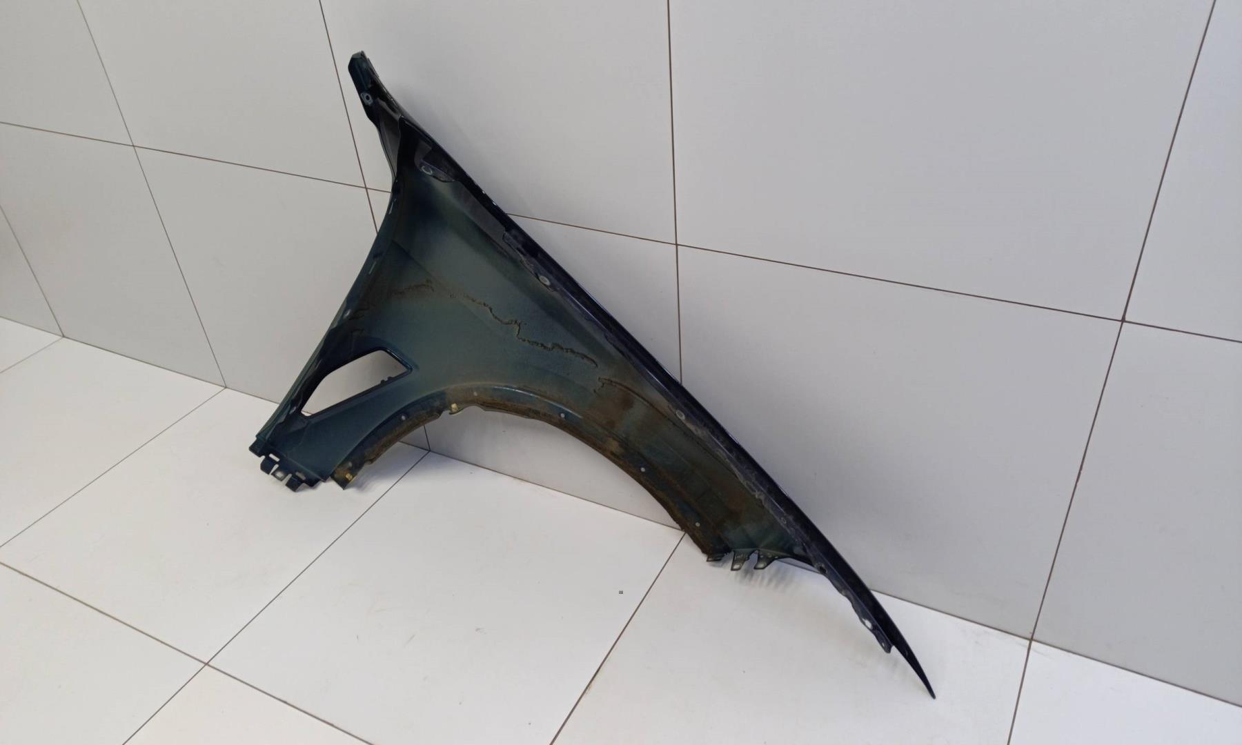 Крыло переднее левое