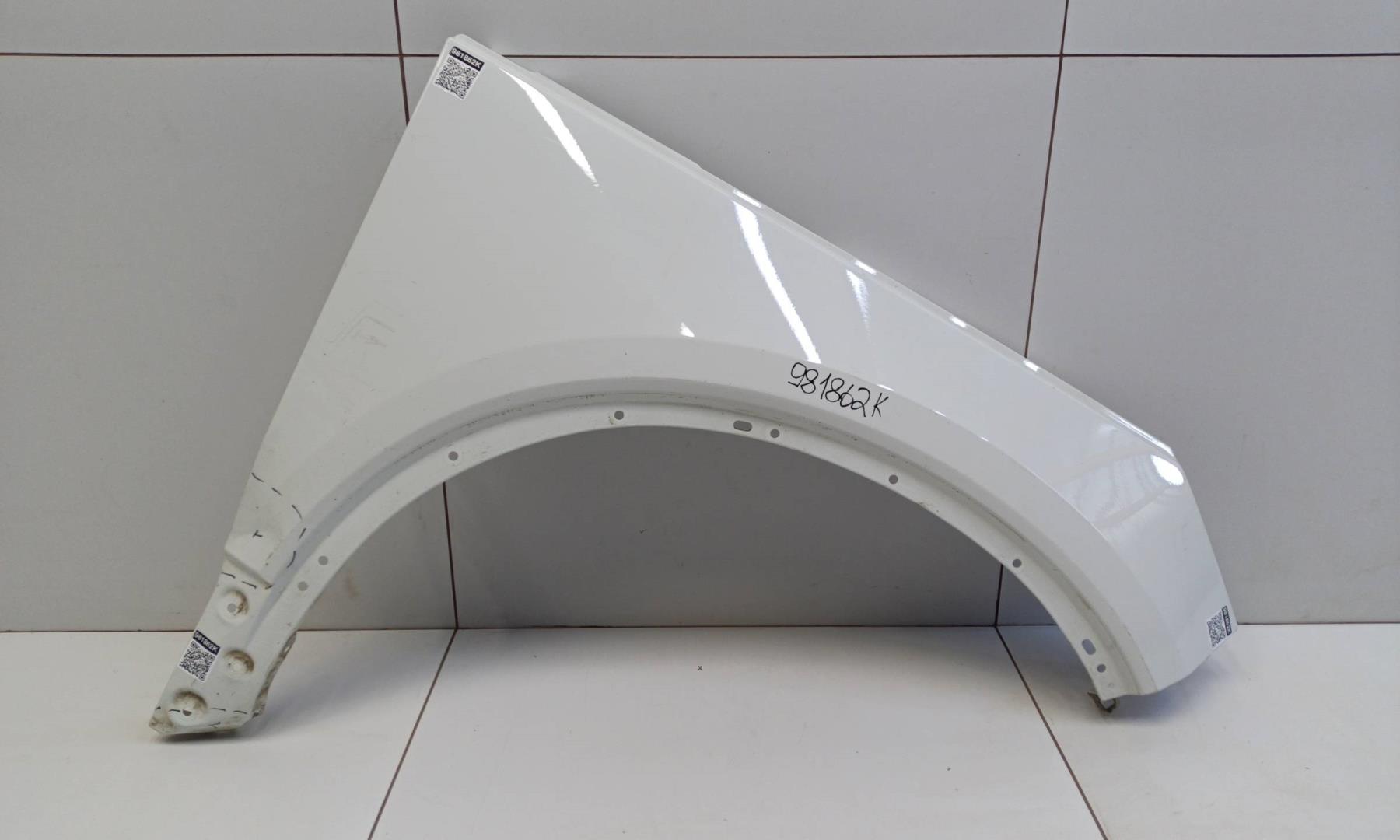 Крыло переднее правое