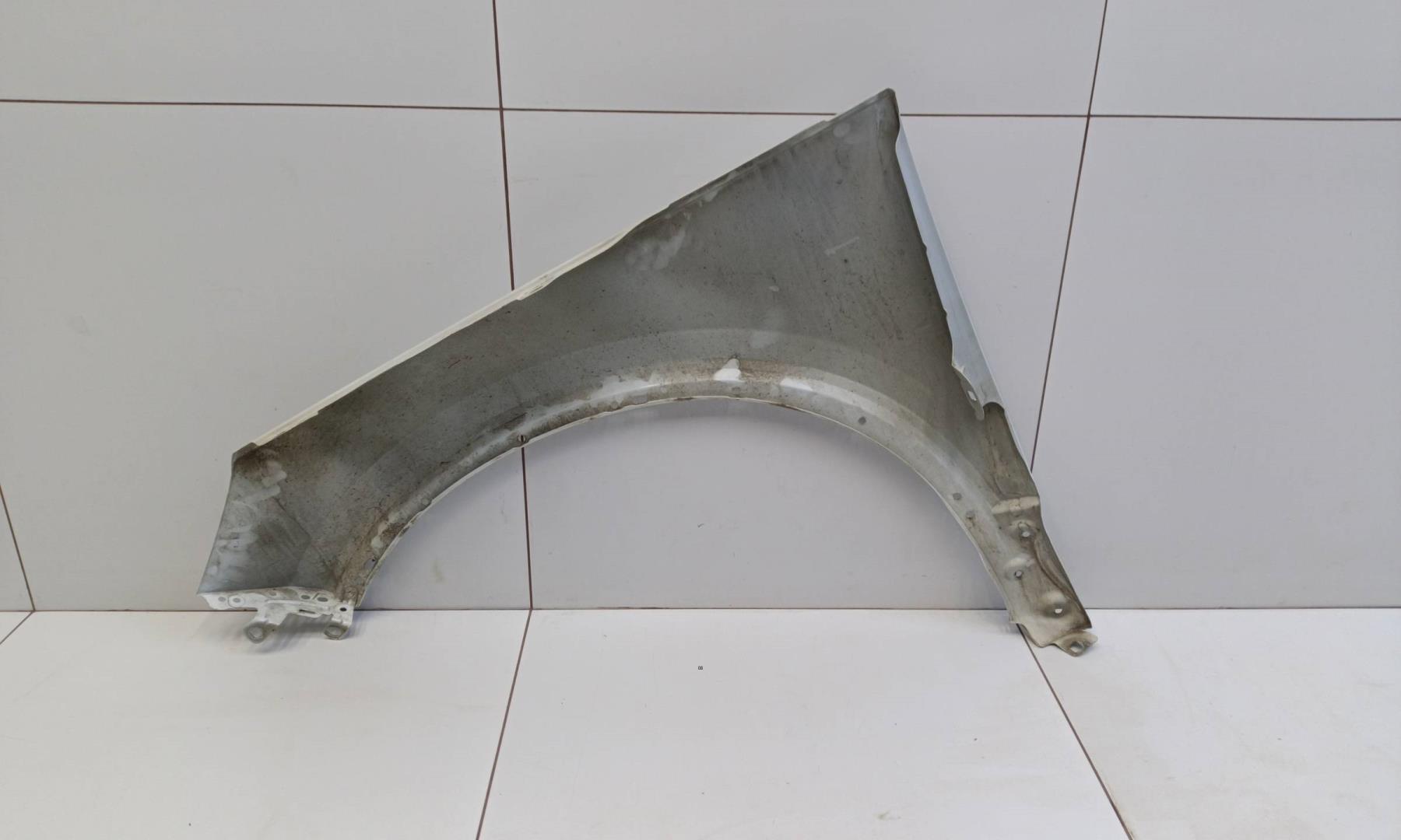 Крыло переднее правое