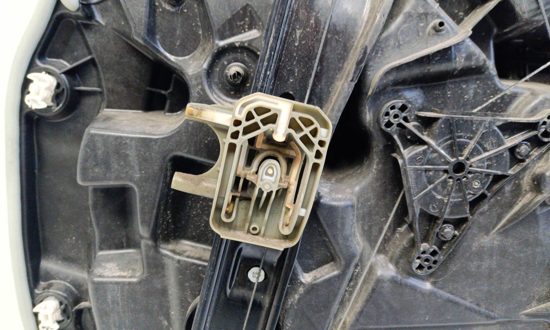 Стеклоподъемник электр. передний левый