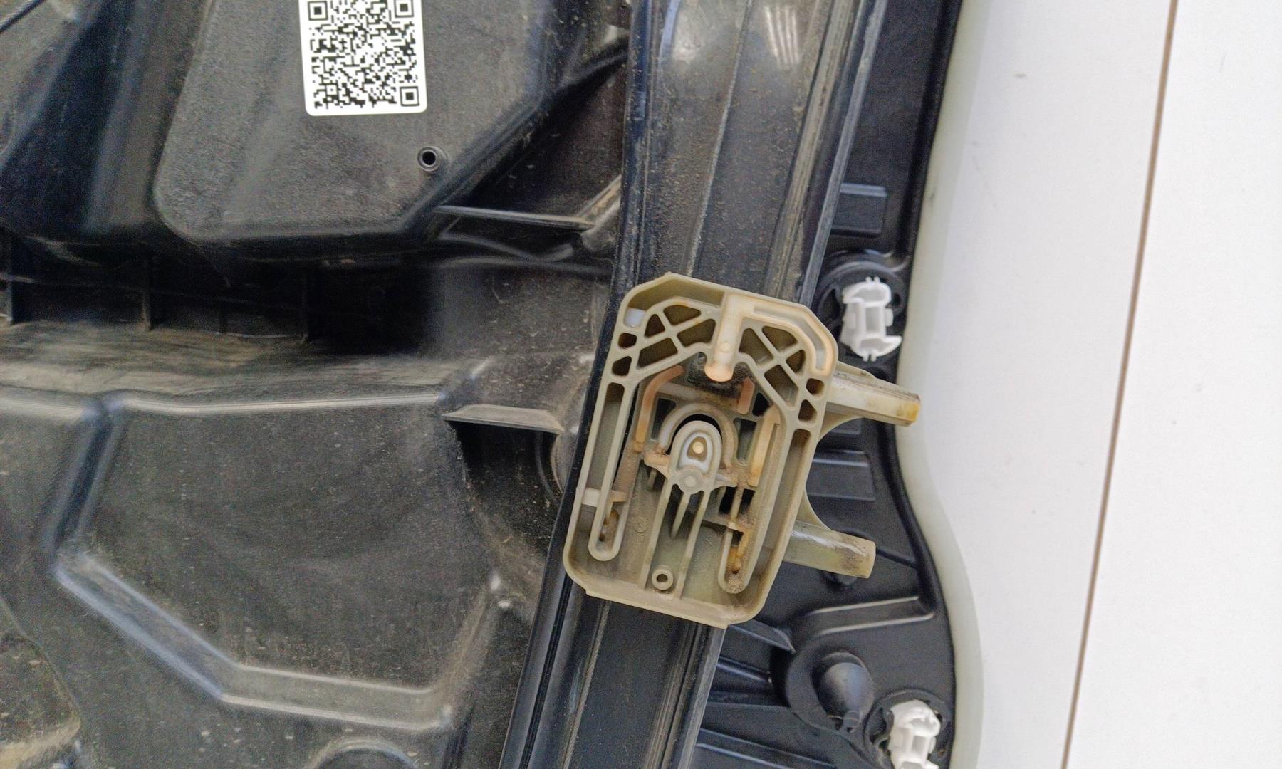 Стеклоподъемник электр. передний левый