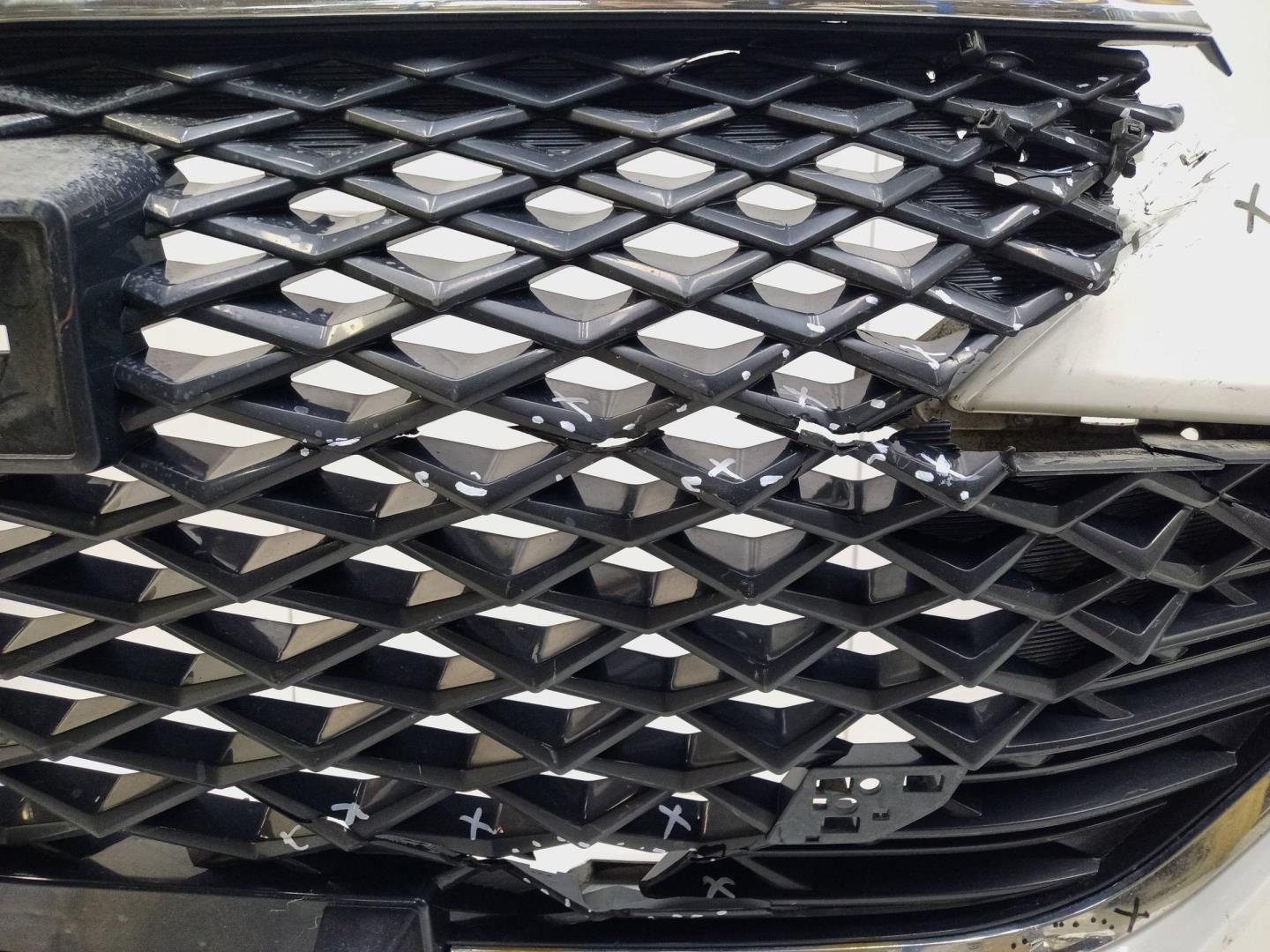 Бампер передний