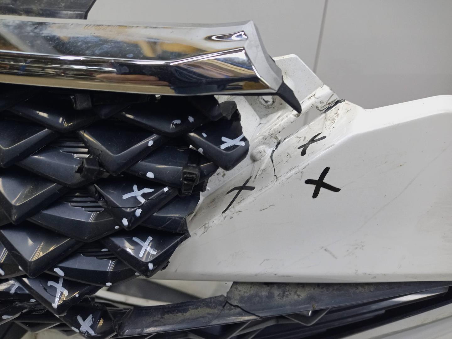 Бампер передний