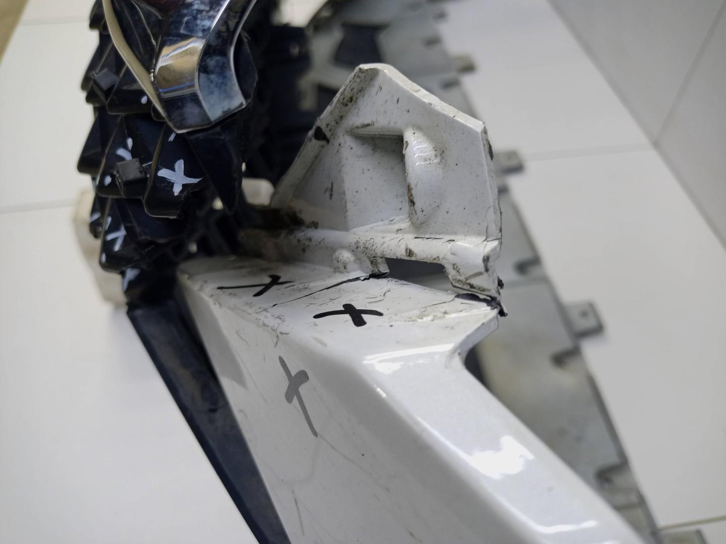 Бампер передний