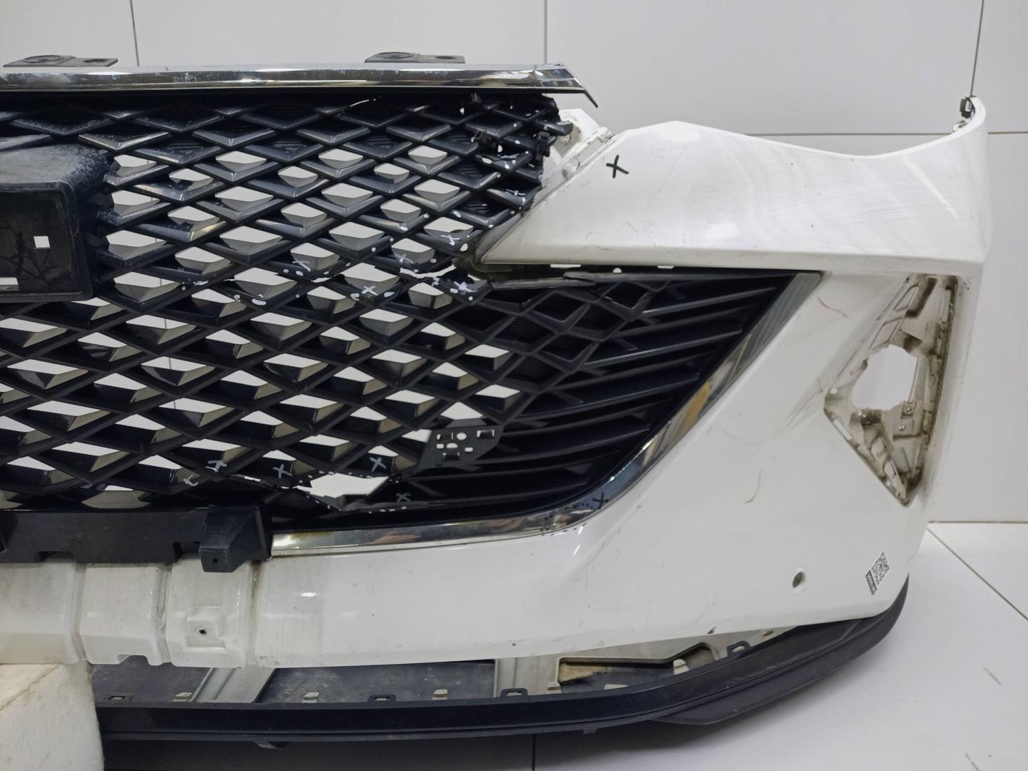 Бампер передний