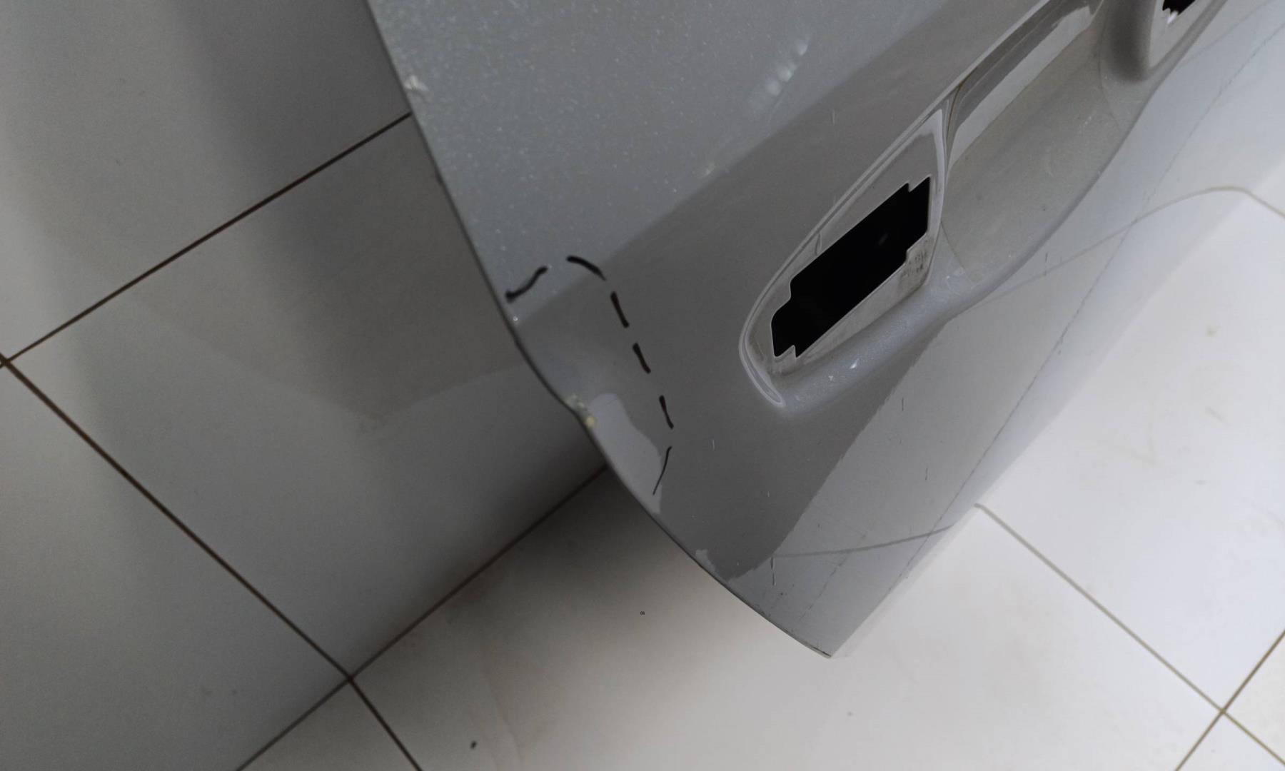 Дверь задняя правая