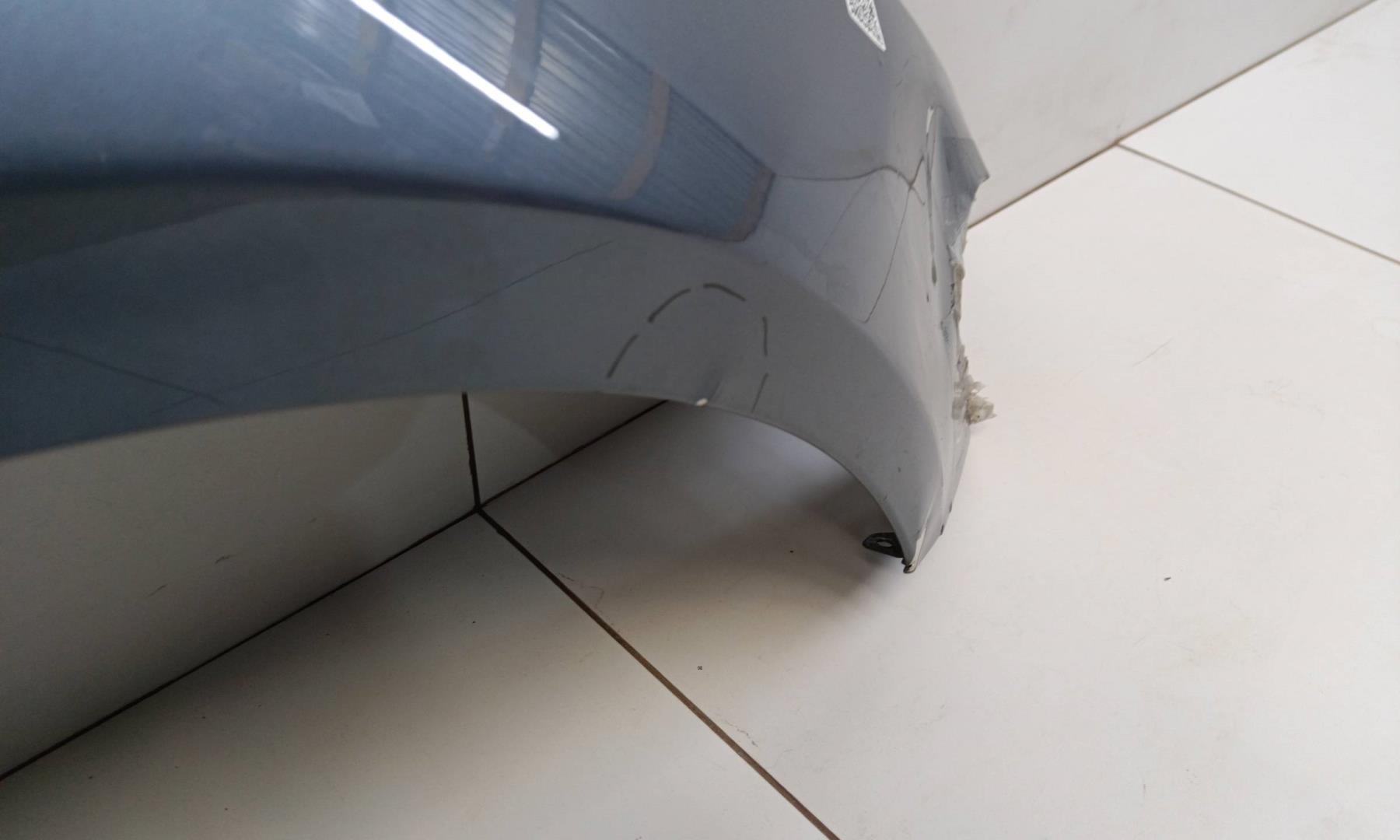 Крыло переднее правое