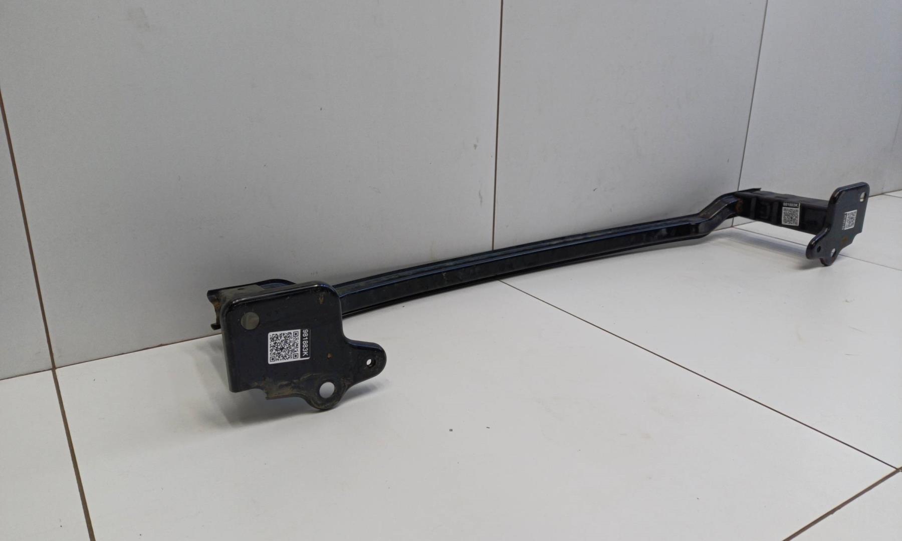 Усилитель переднего бампера