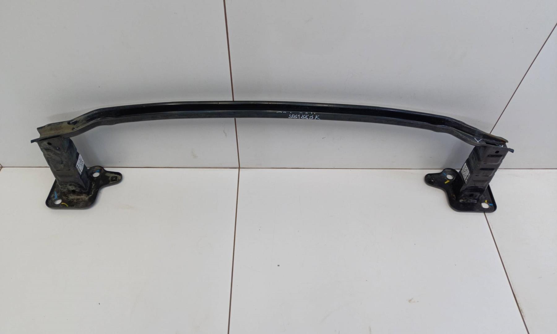 Усилитель переднего бампера