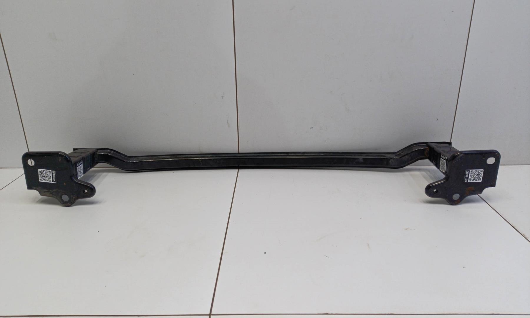 Усилитель переднего бампера