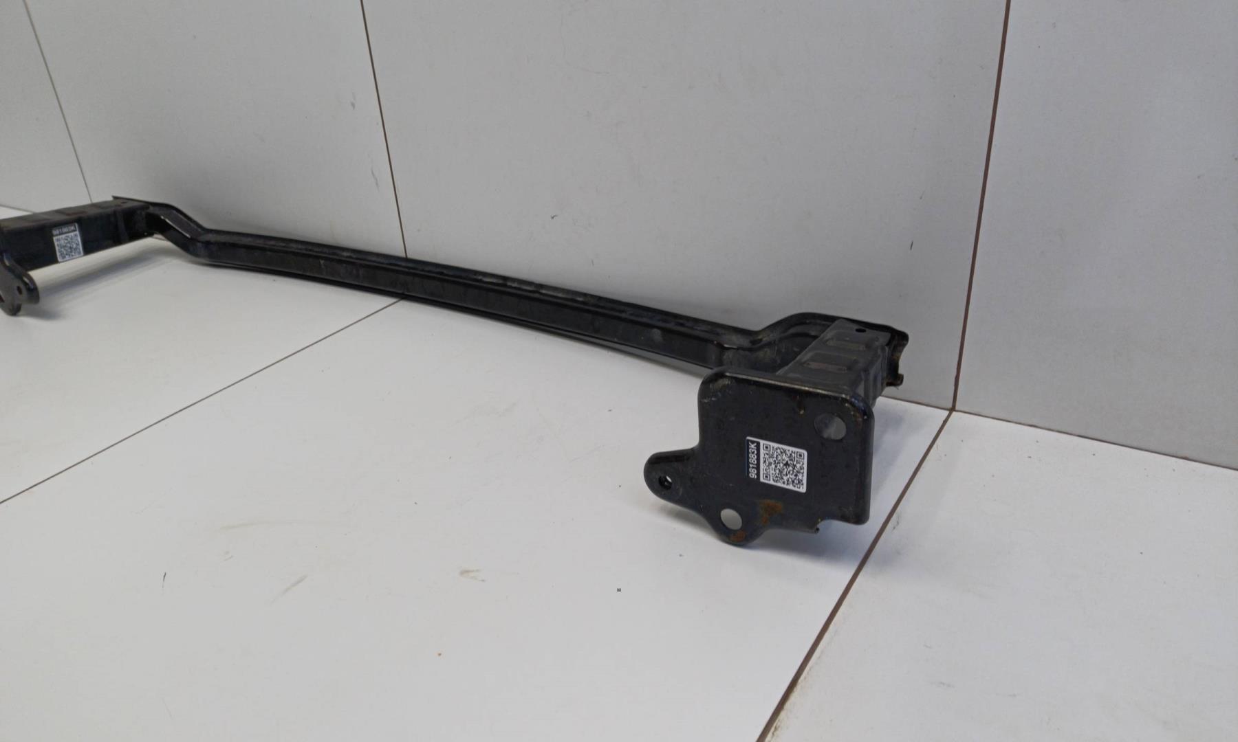 Усилитель переднего бампера