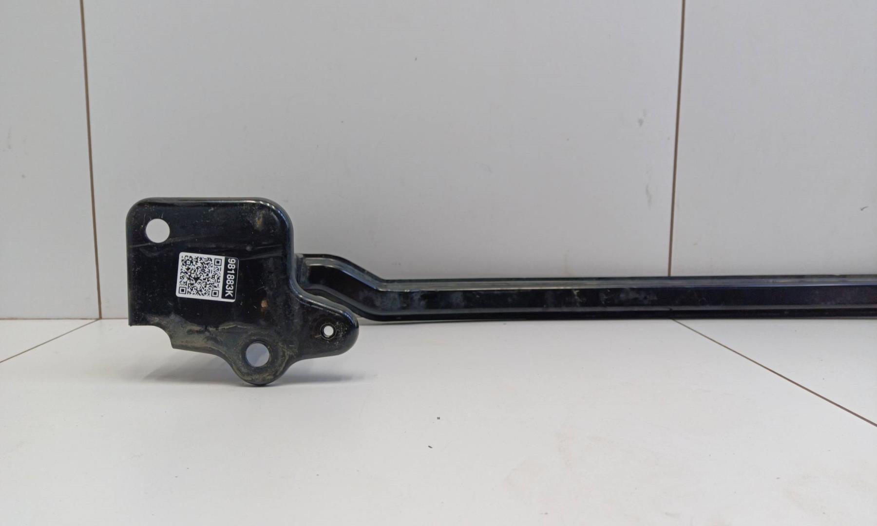 Усилитель переднего бампера