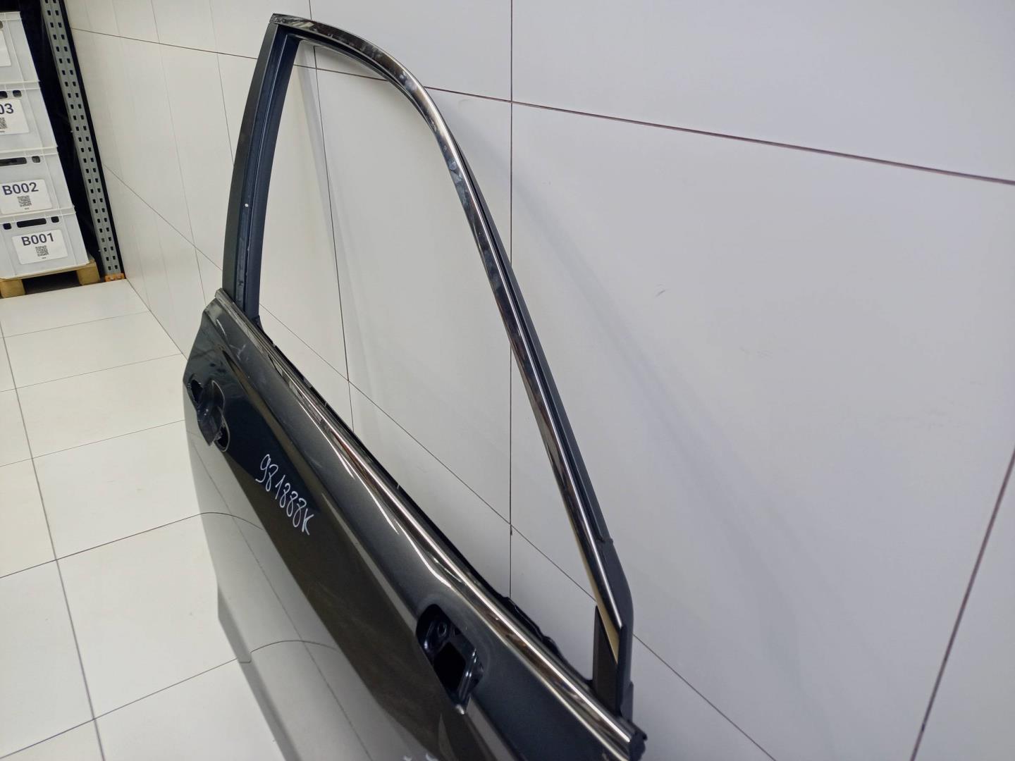 Дверь передняя правая