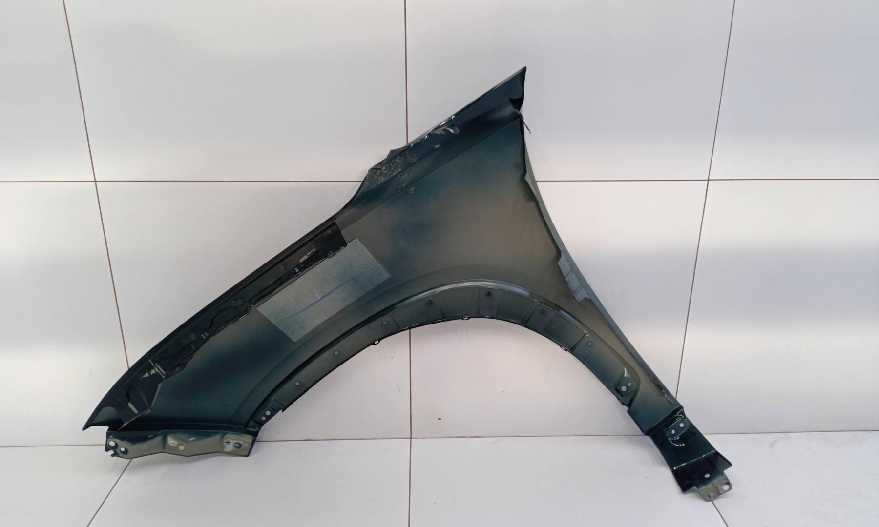 Крыло переднее правое