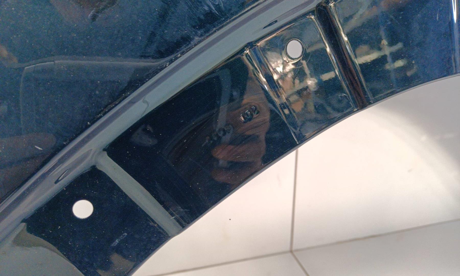 Крыло переднее правое