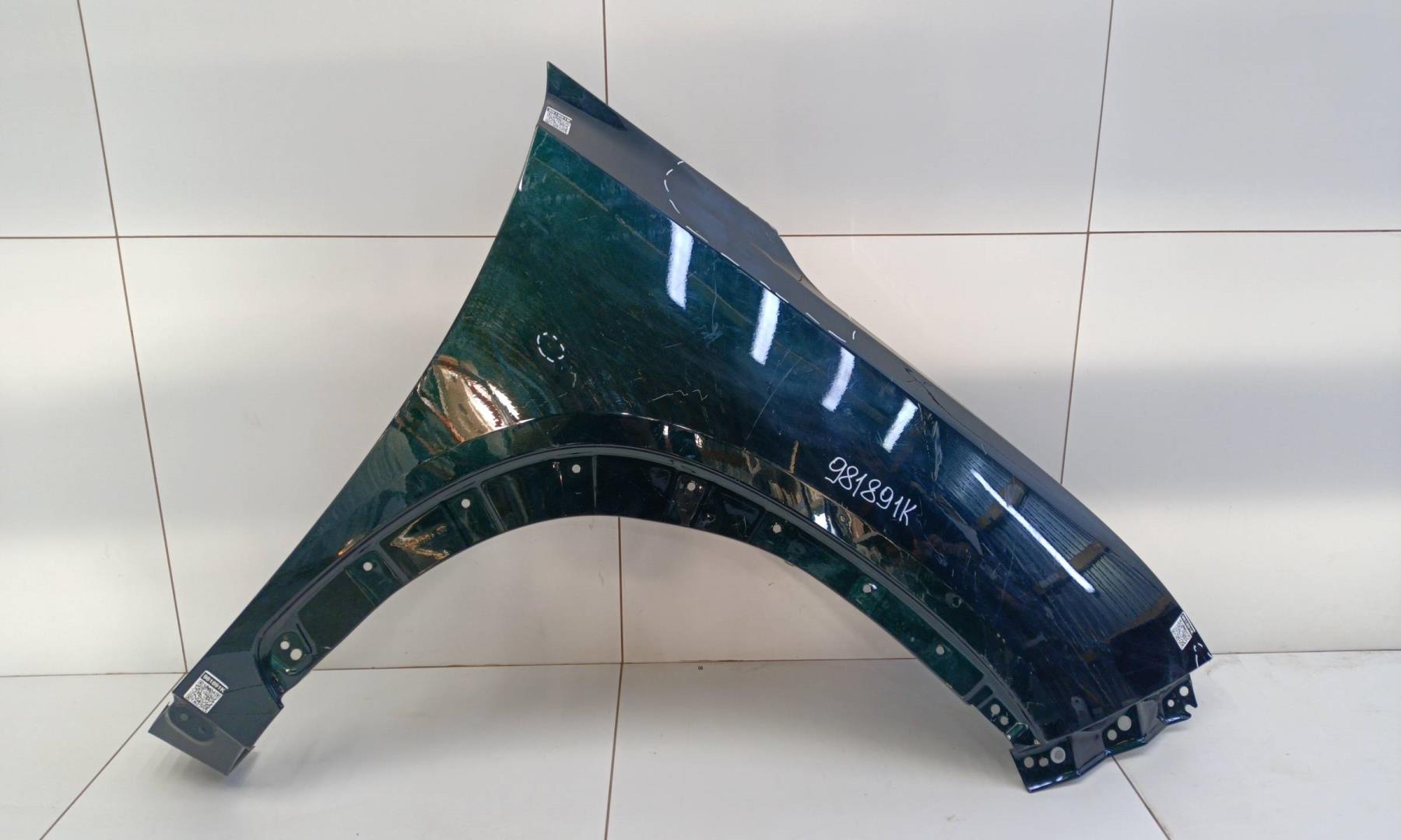 Крыло переднее правое