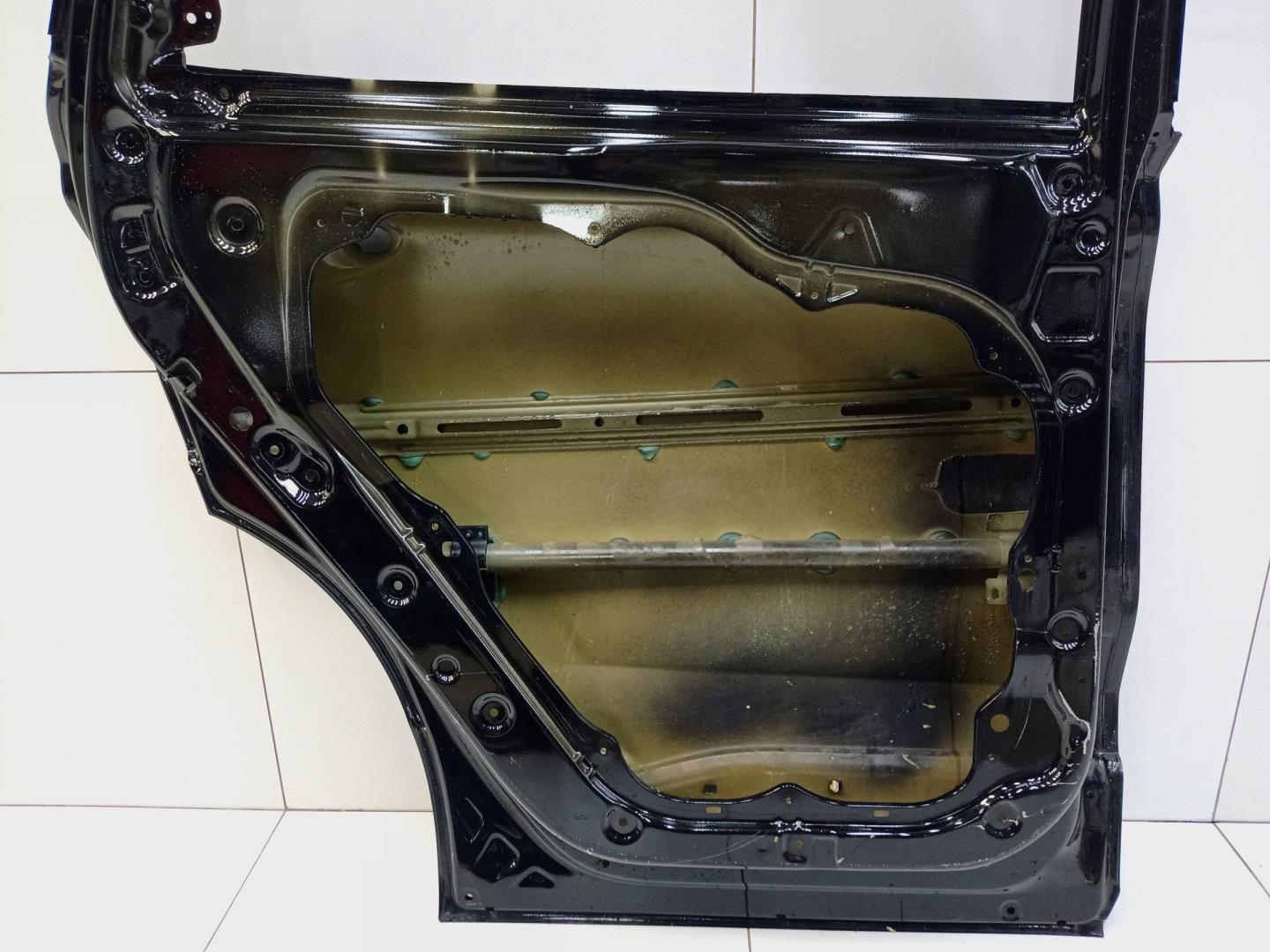 Дверь задняя левая