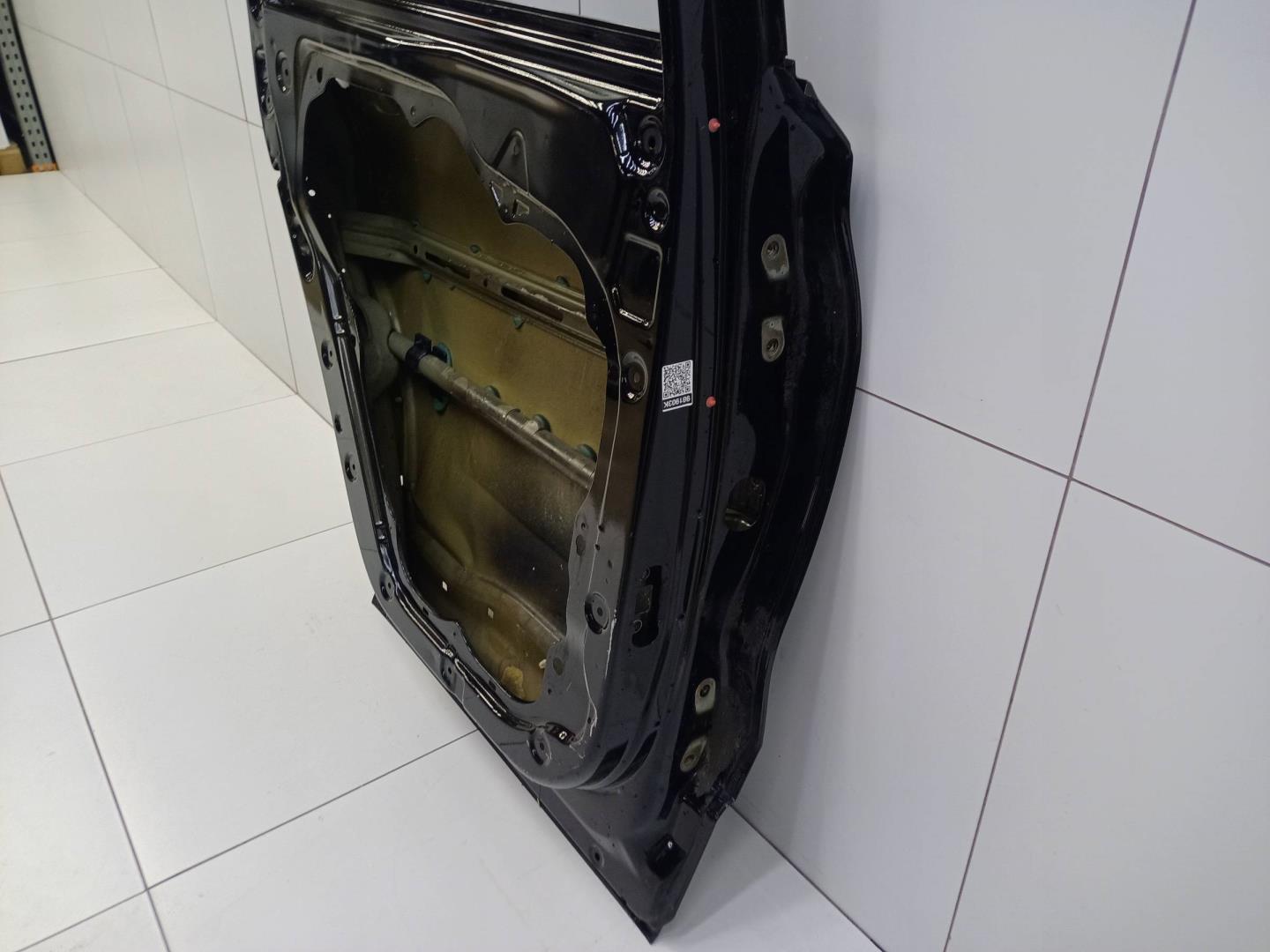 Дверь задняя левая