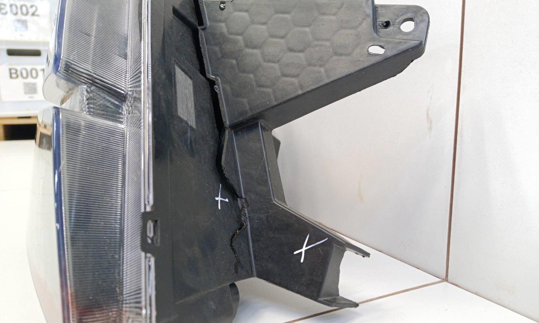 Фара правая