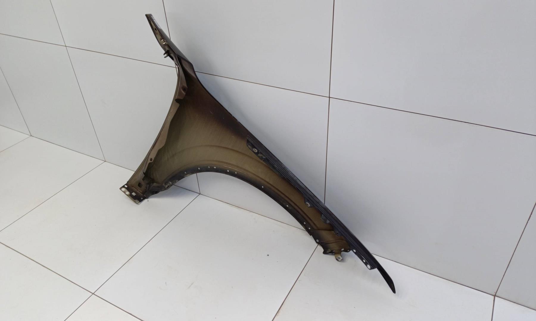 Крыло переднее левое