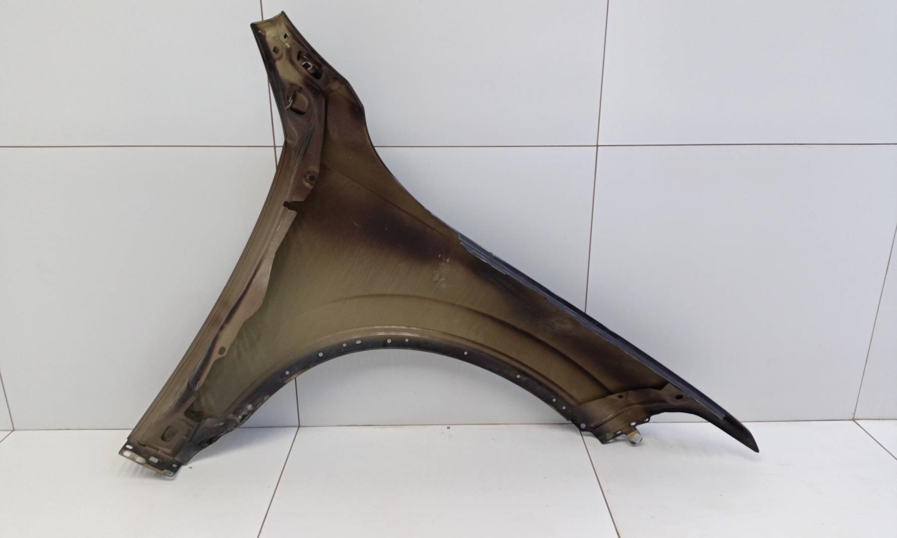 Крыло переднее левое