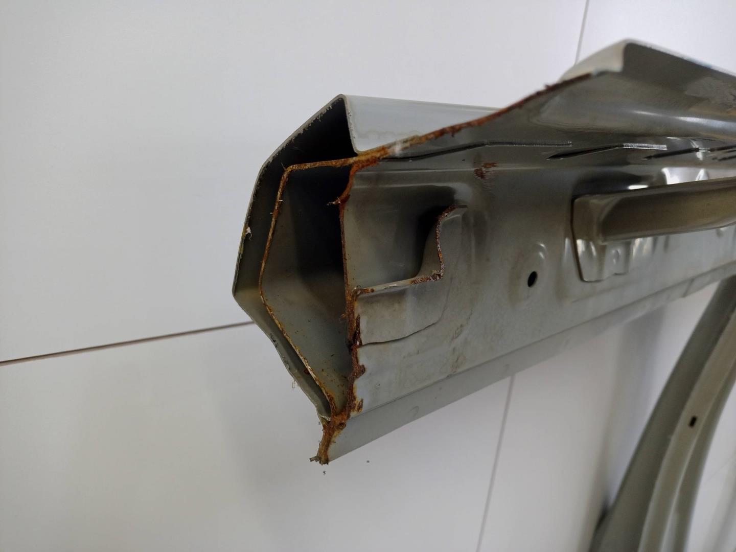 Кузовной элемент