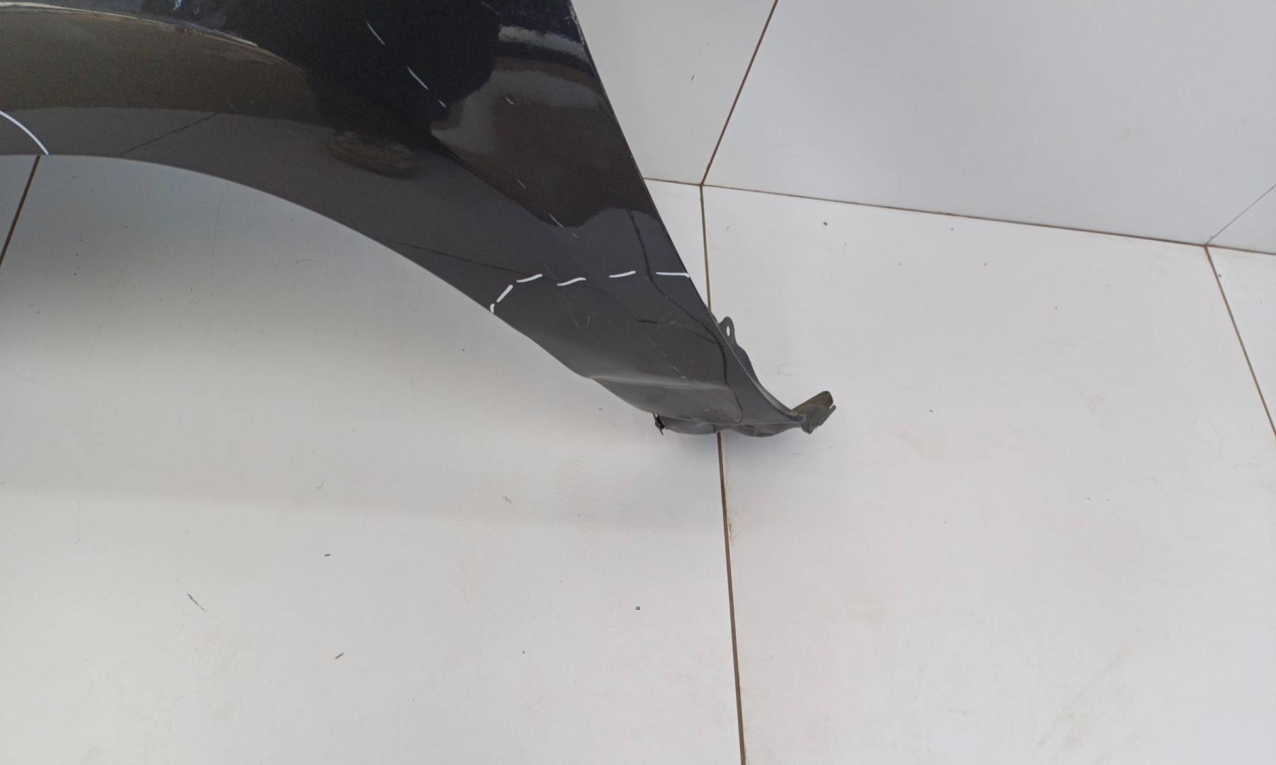 Крыло переднее левое