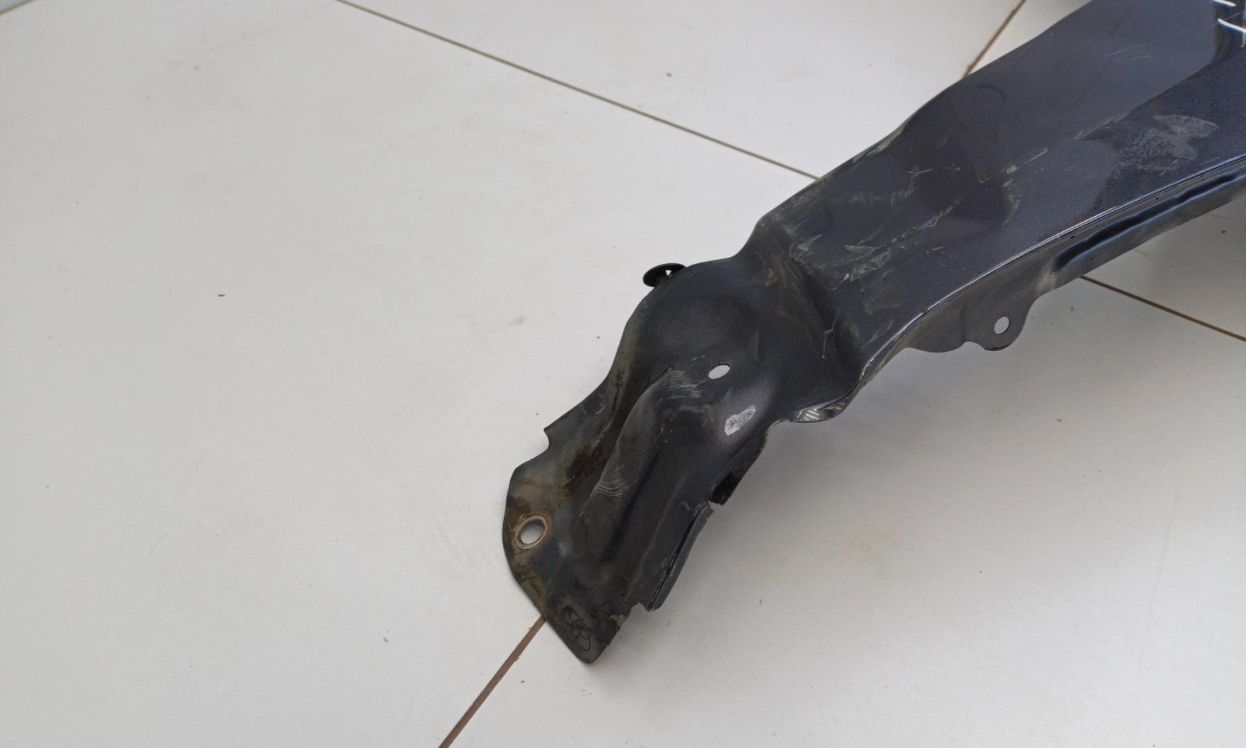 Крыло переднее левое